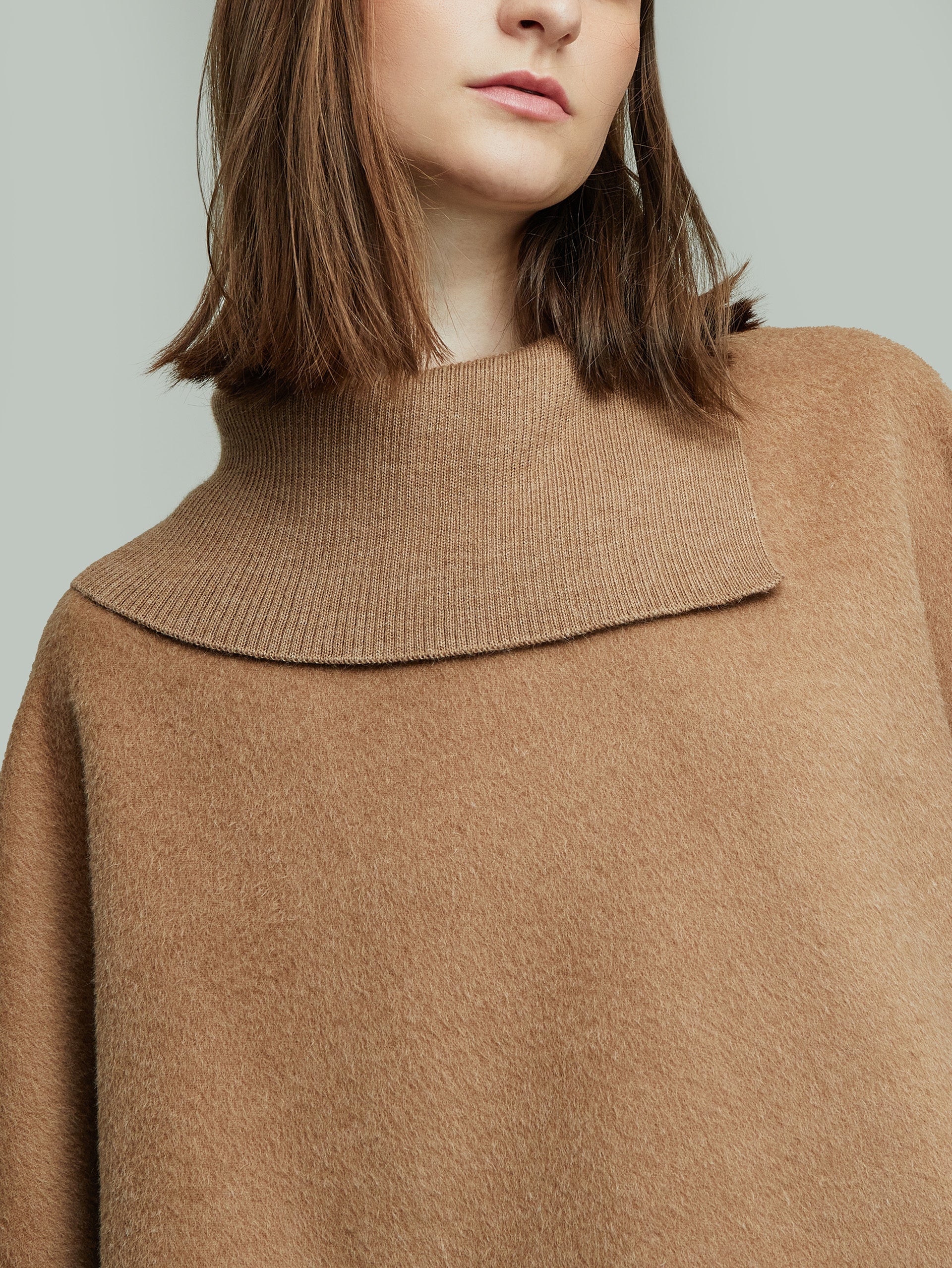 Capa Yssey De Baby Alpaca Color Camel - Image 5