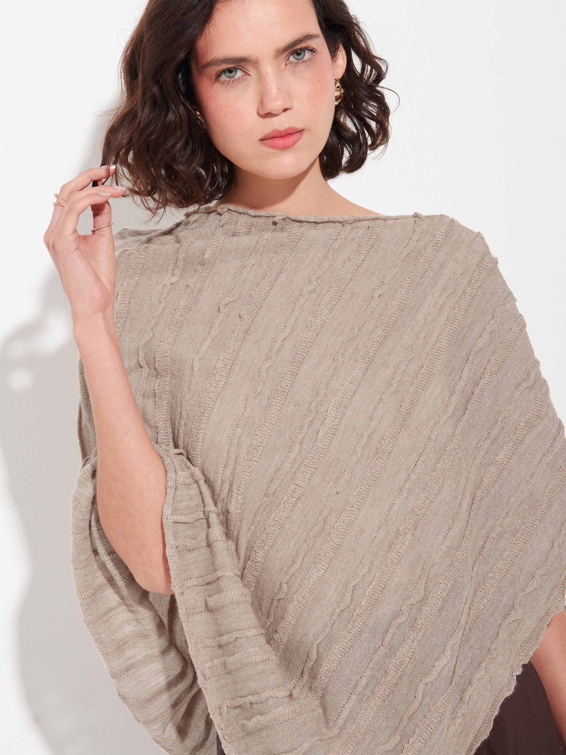 Capa Zarina De Baby Alpaca Color Beige - Image 5