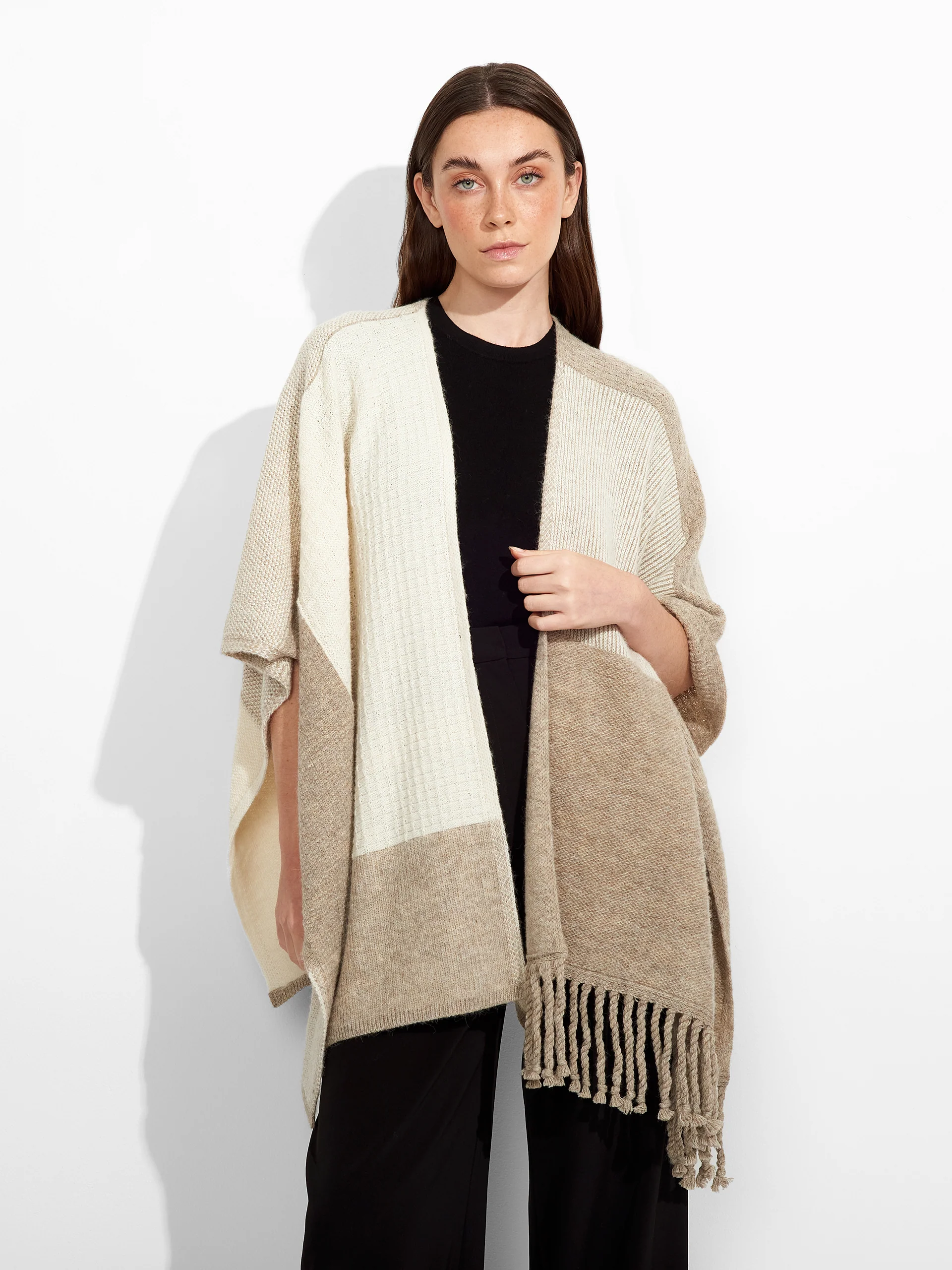 Capa Zela De Baby Alpaca Color Beige - Image 2