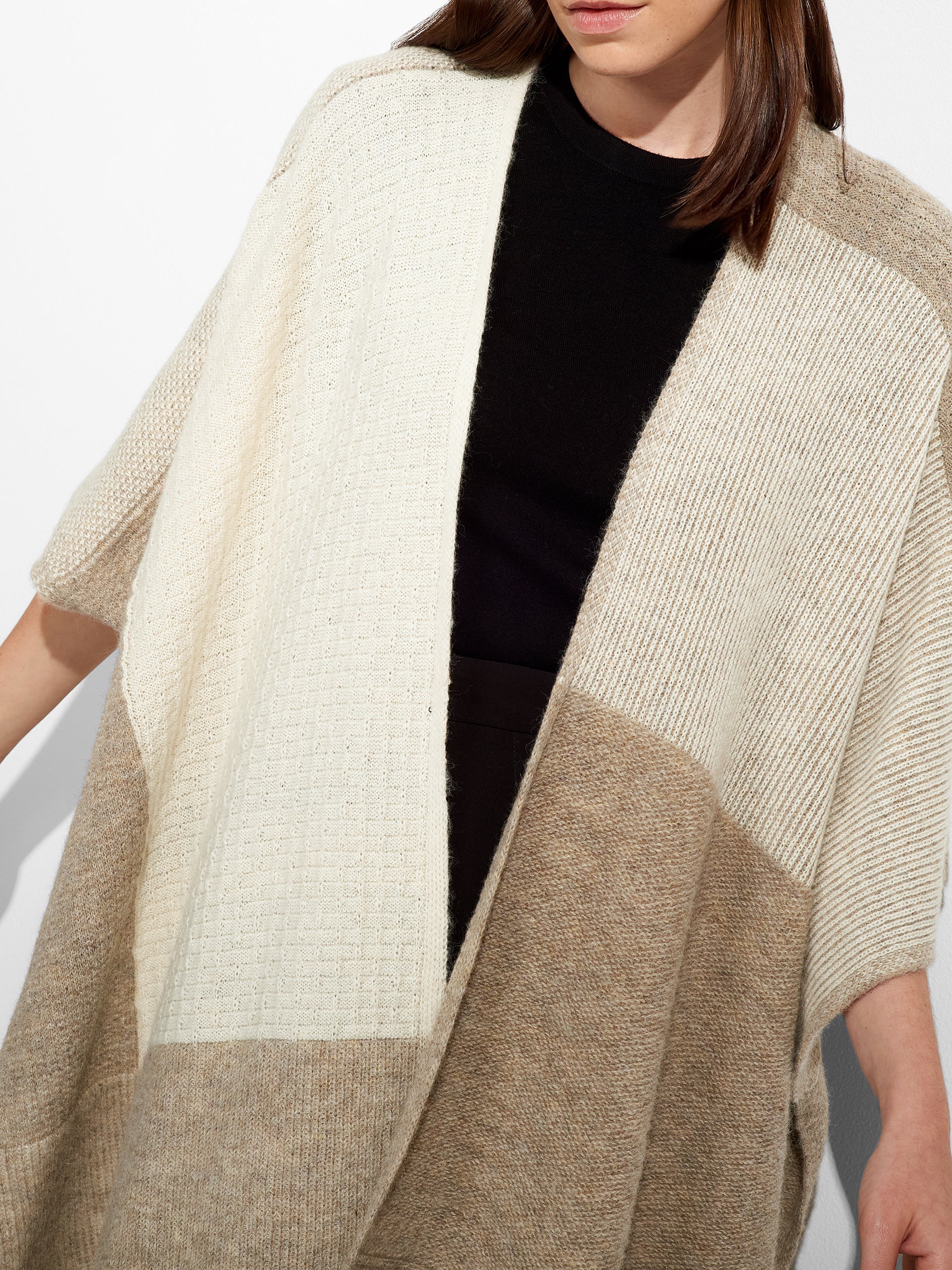 Capa Zela De Baby Alpaca Color Beige - Image 4