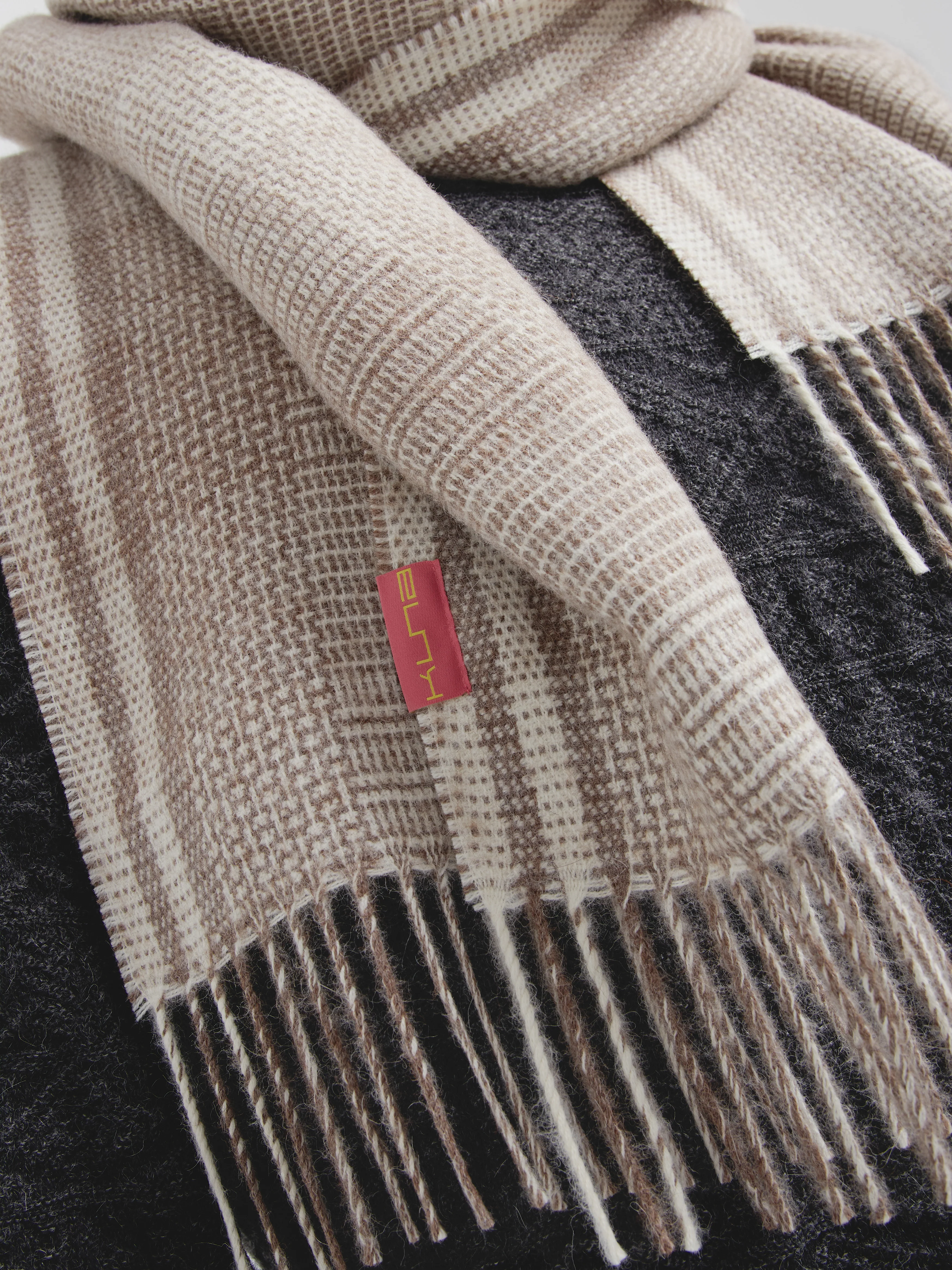 Chalina Chambi De Baby Alpaca Color Beige - Image 5