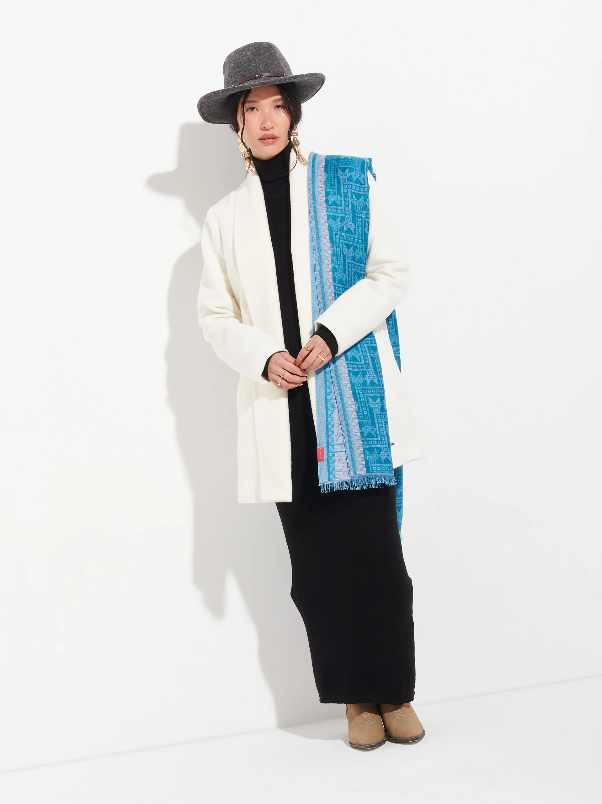 Chalina Chancay - 39 De Baby Alpaca Color Azul - Image 3