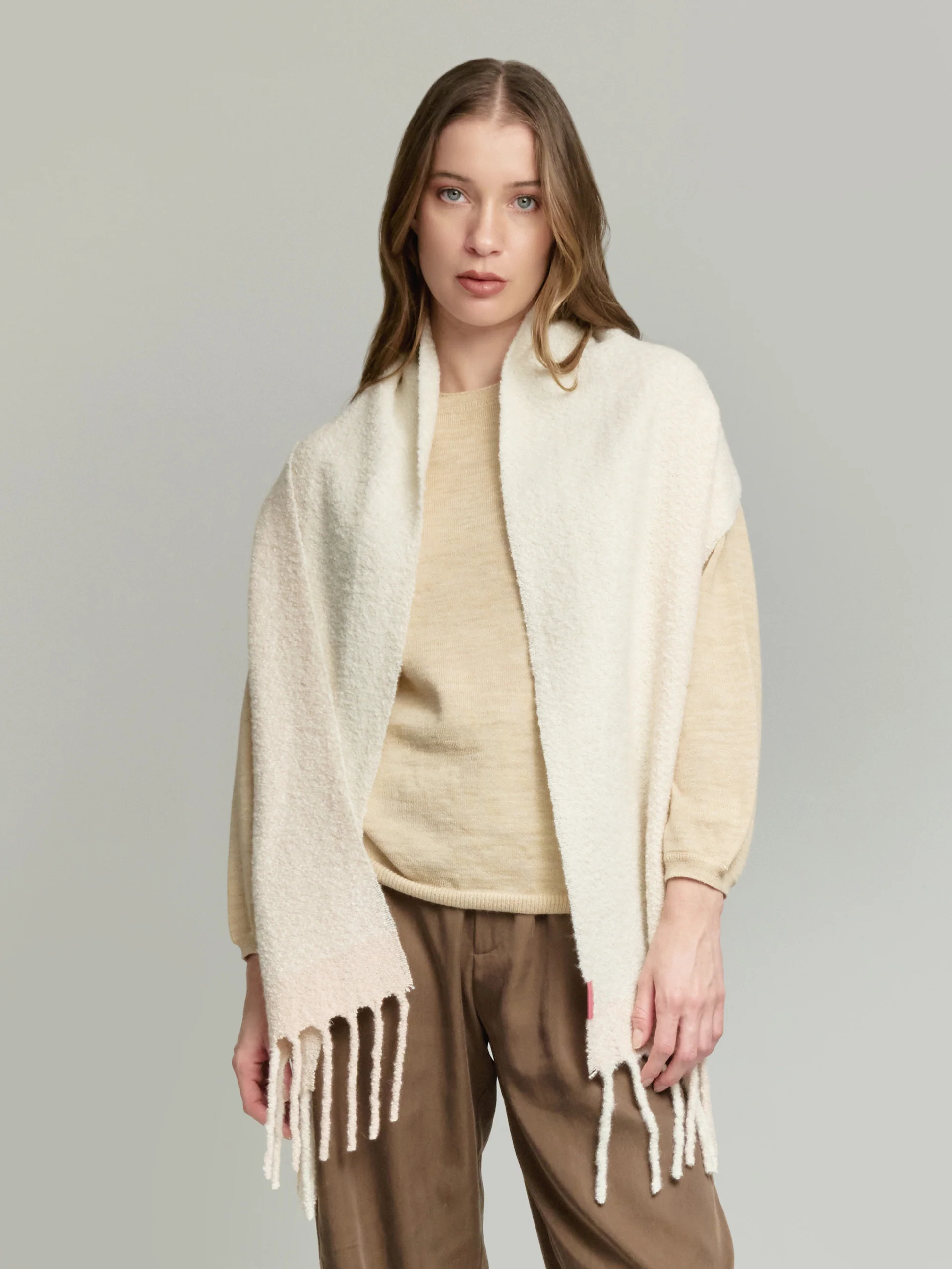 Chalina Yanapi De Baby Alpaca Color Beige