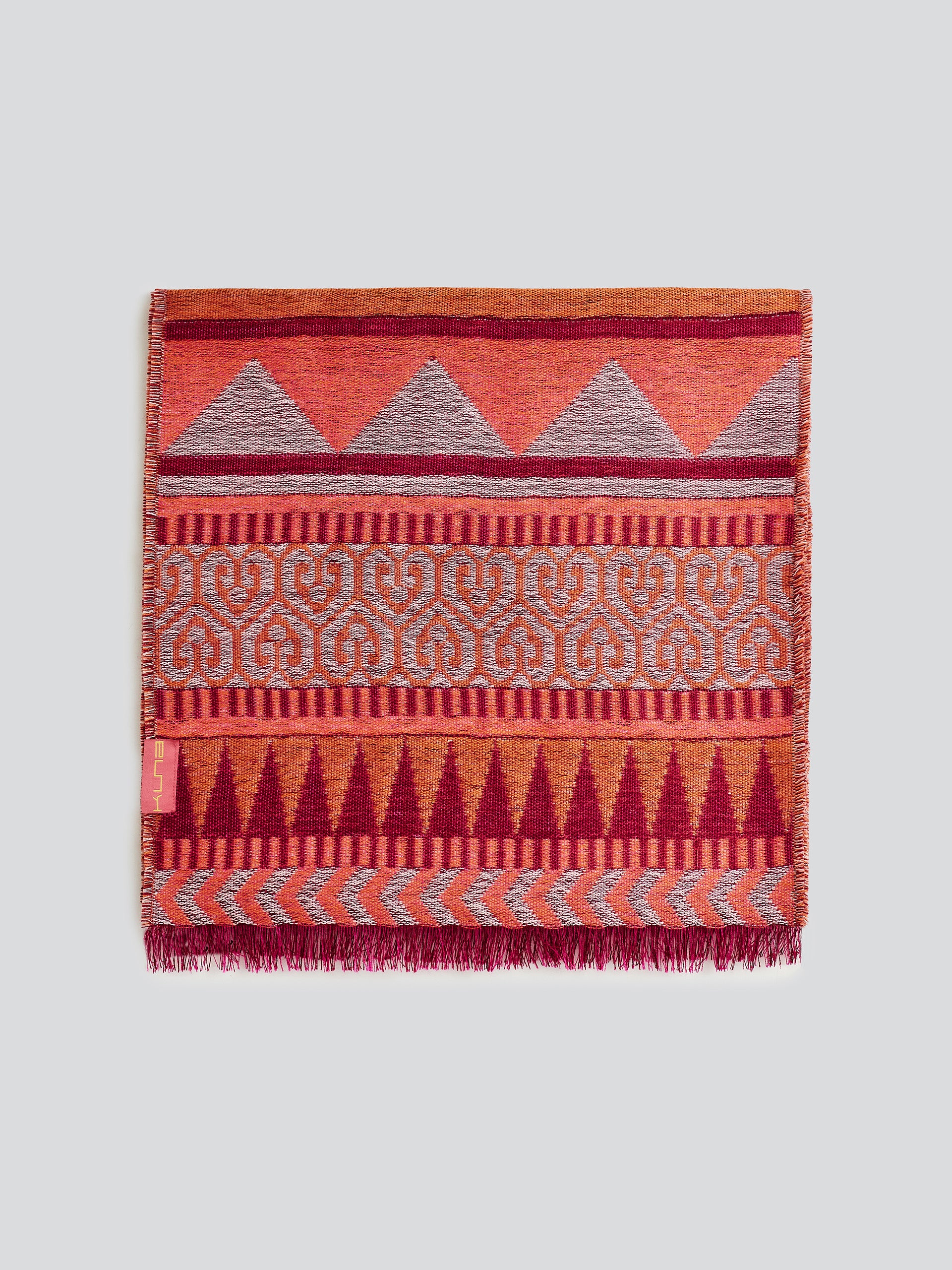 Chalina Yaranga De Baby Alpaca Color Guinda - Image 2
