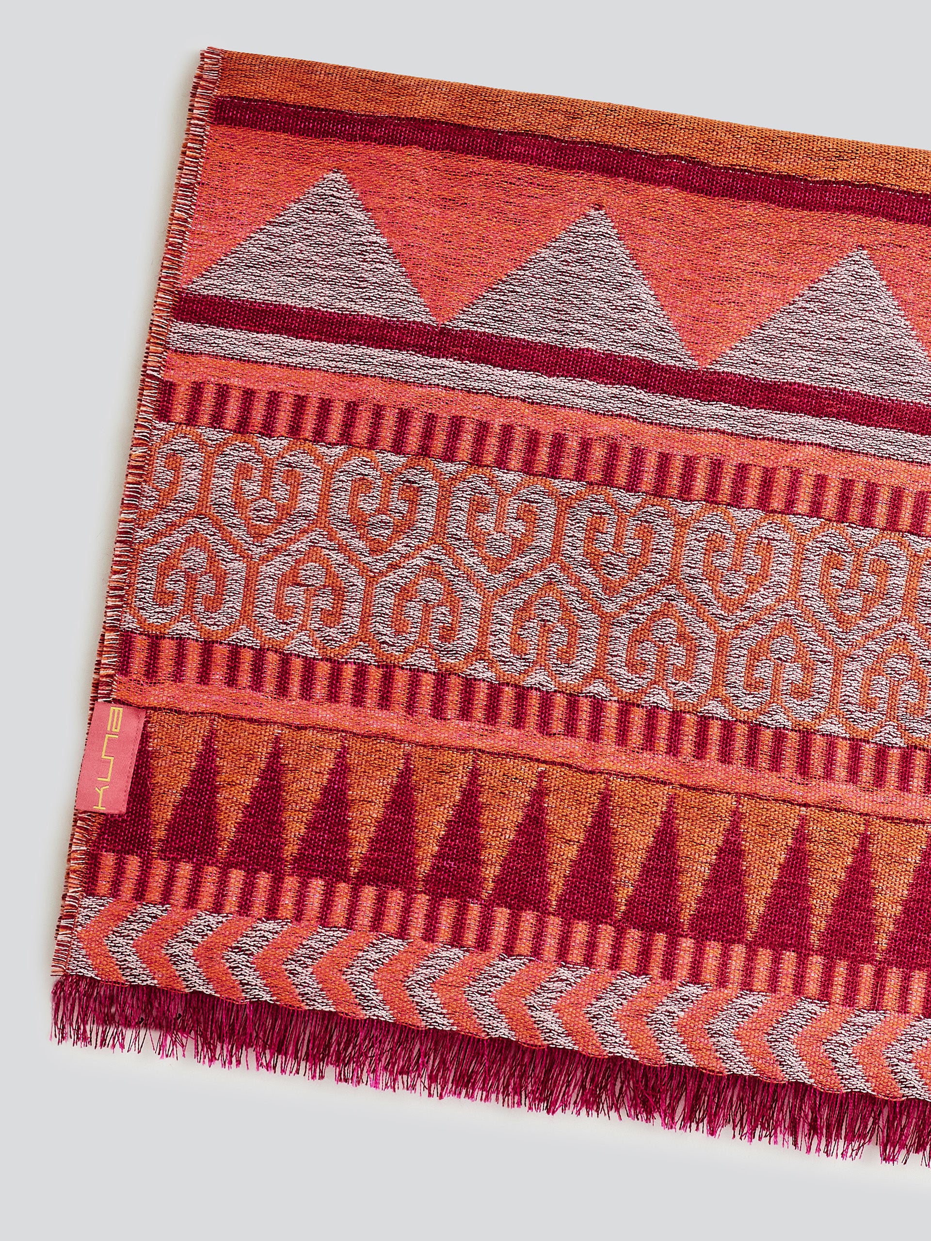 Chalina Yaranga De Baby Alpaca Color Guinda - Image 6