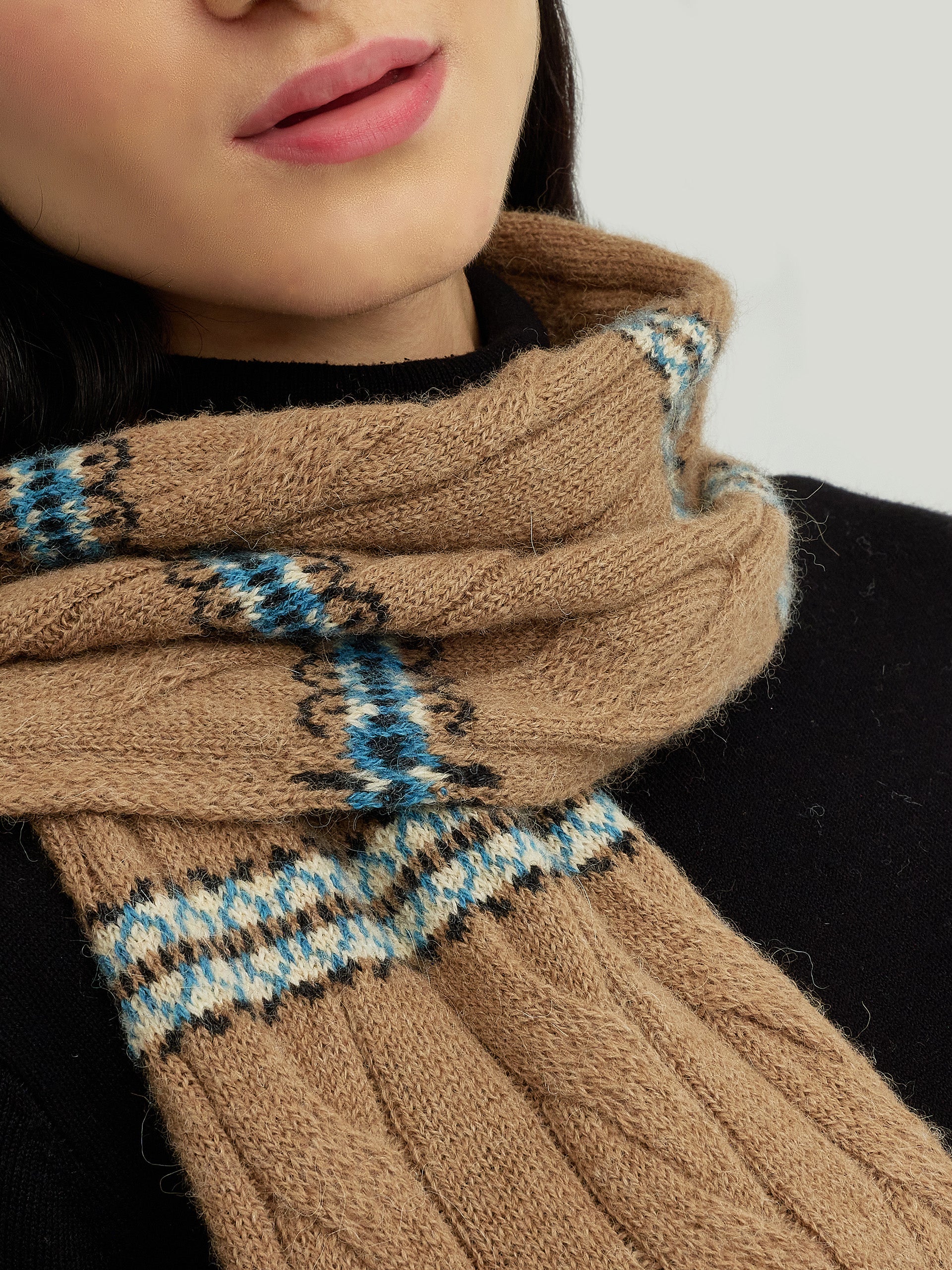 Chalina Yoke Scarf De Baby Alpaca Color Camel - Image 3