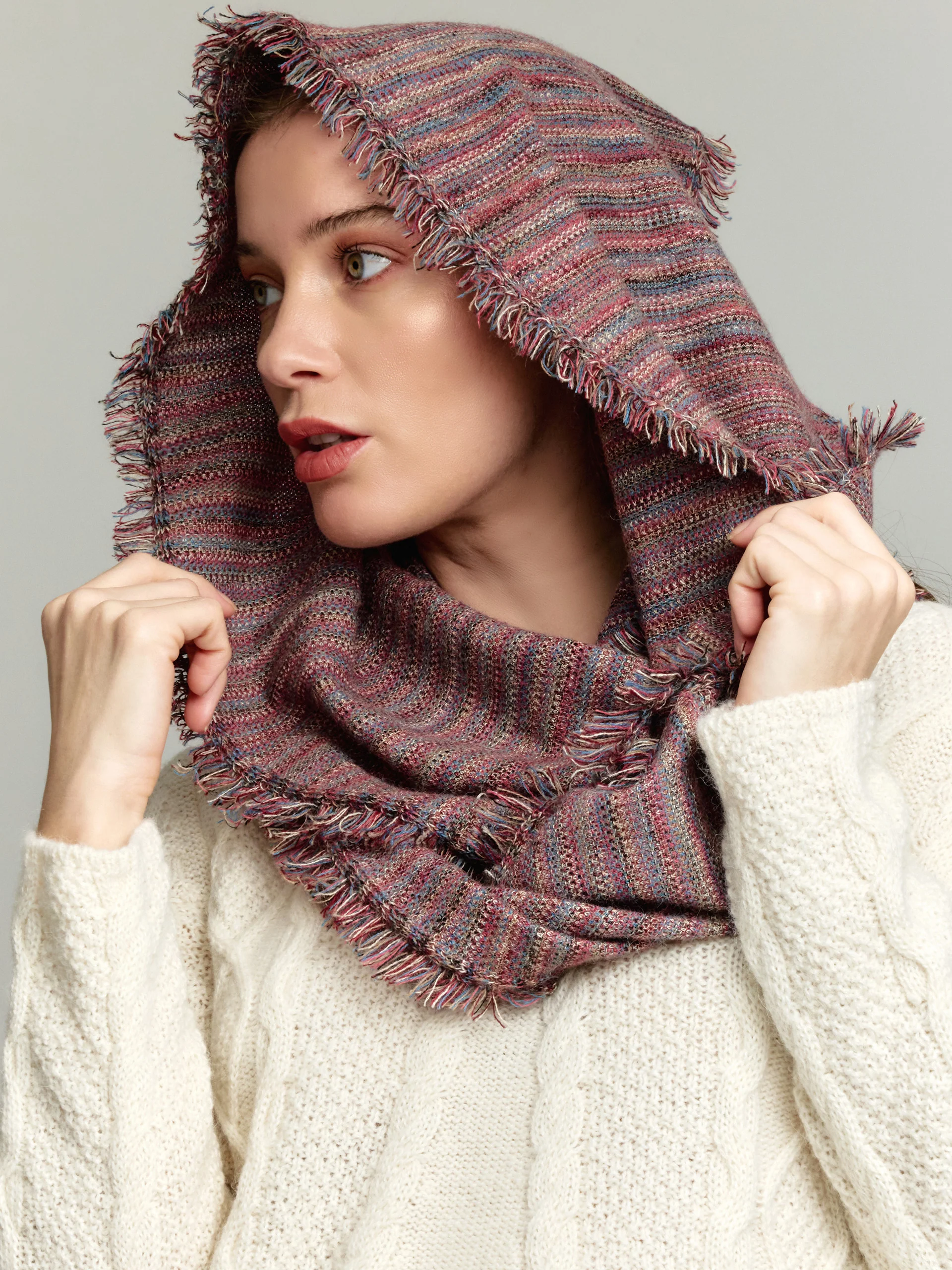 Chalina Yudith De Baby Alpaca Color Rojo - Image 3