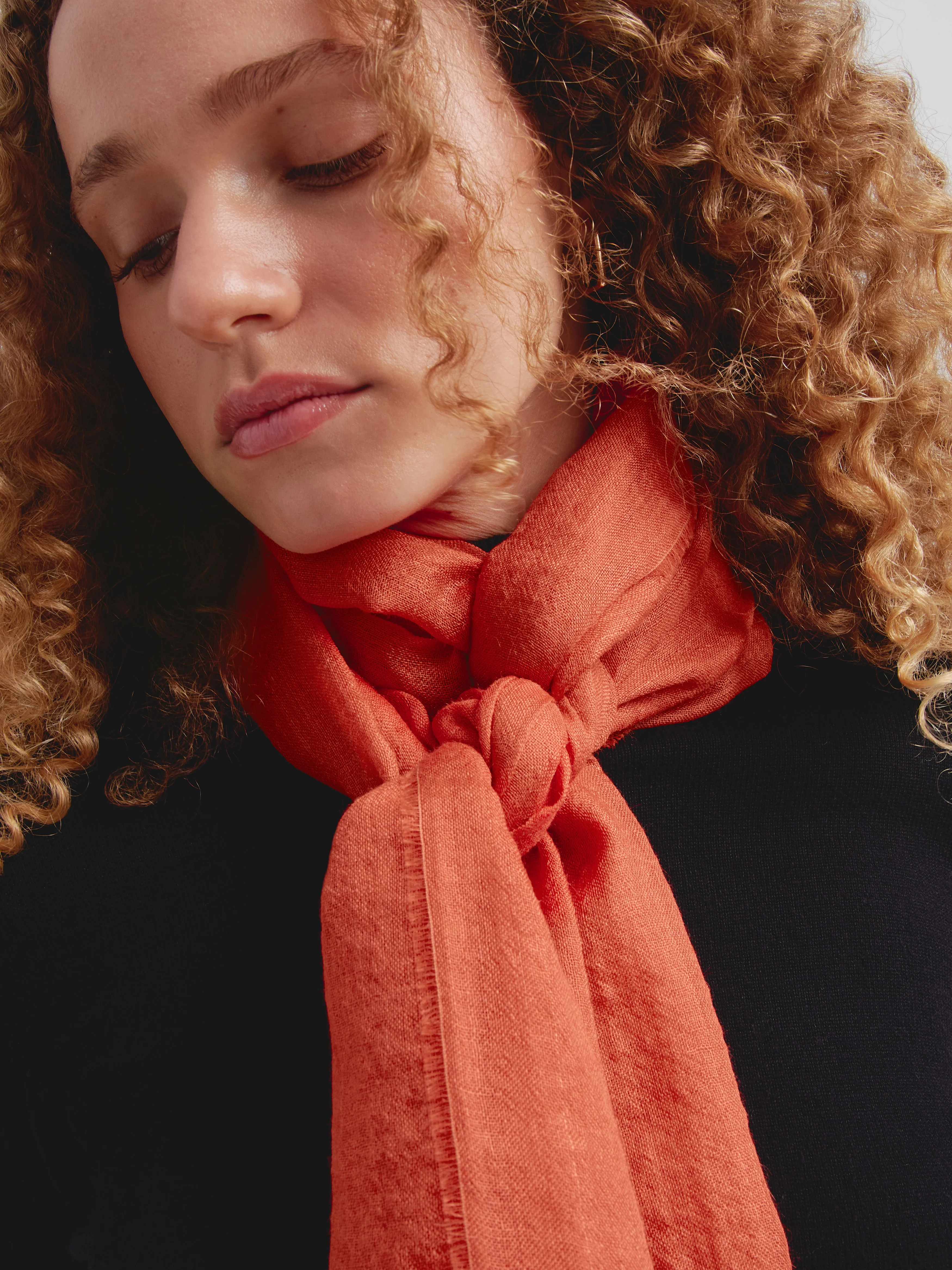Estola Alondra De Baby Alpaca Color Naranja - Image 3