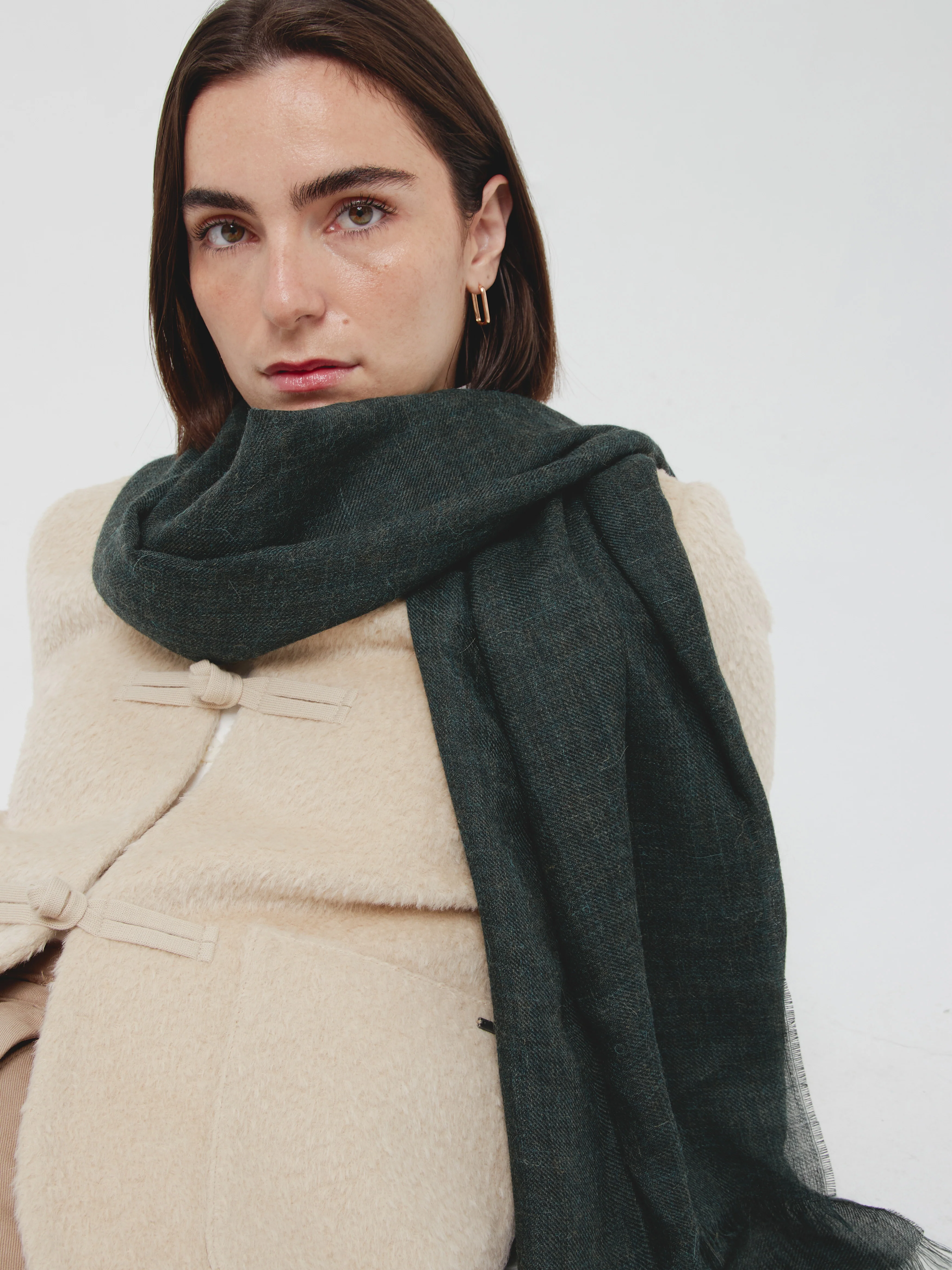 Estola Amareto De Baby Alpaca Color Verde - Image 3