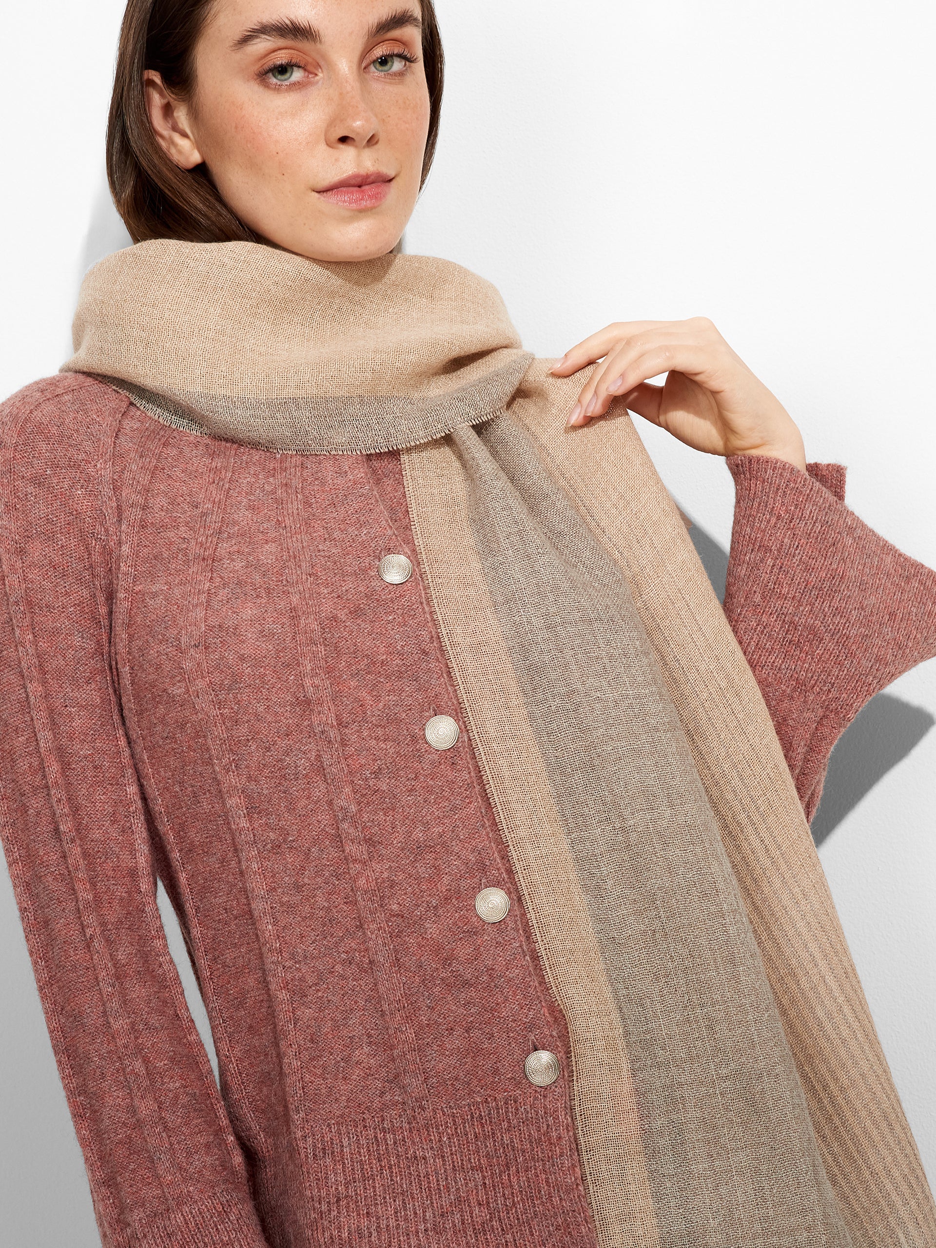 Estola Pesca De Baby Alpaca Color Gris - Image 3