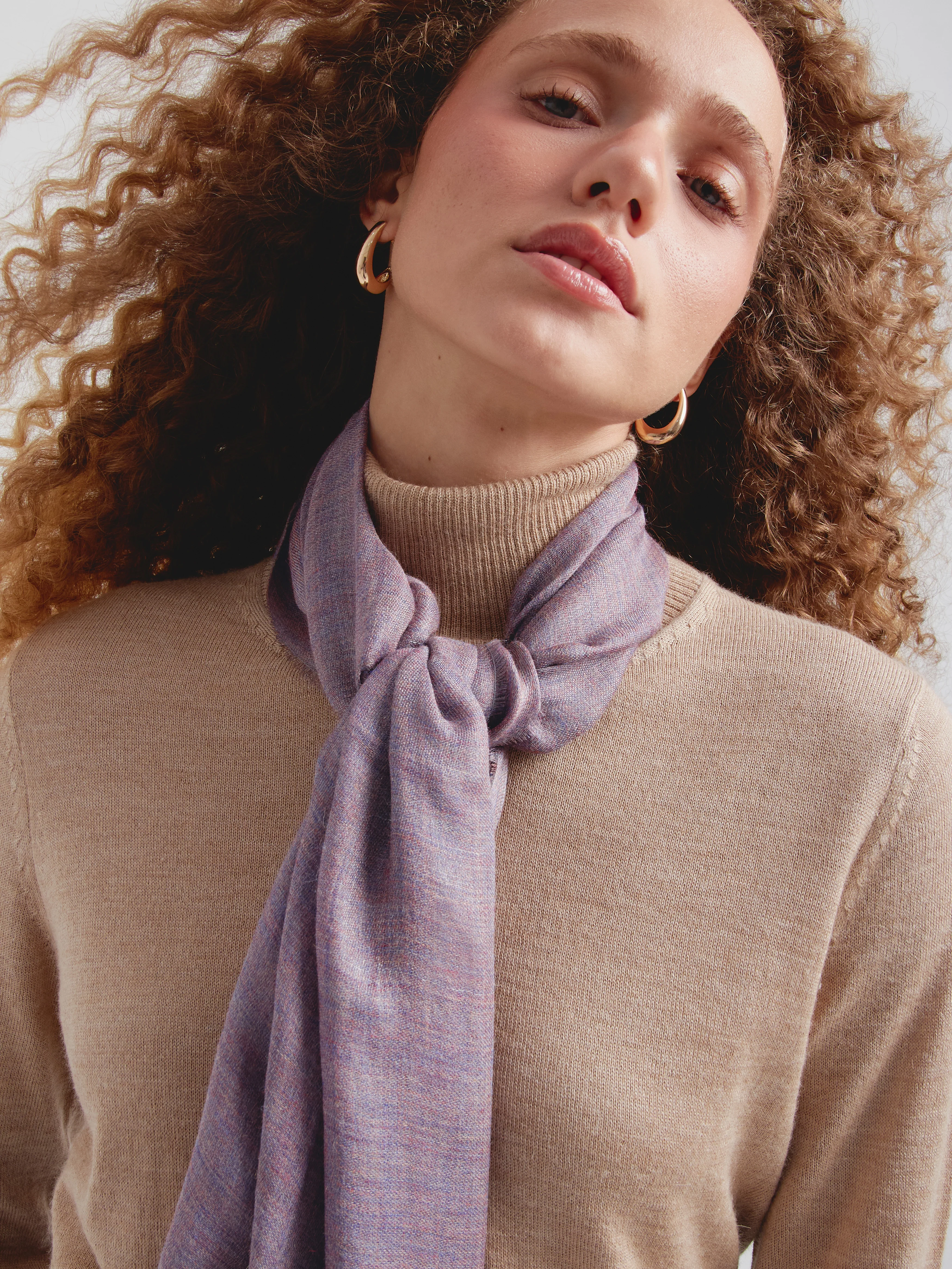 Estola Teaberry De Baby Alpaca Color Morado - Image 3