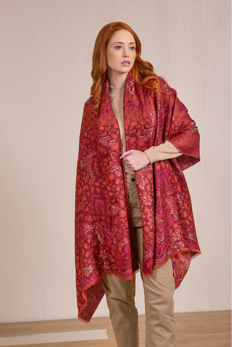Estola Verdino De Baby Alpaca Color Rojo - Image 3