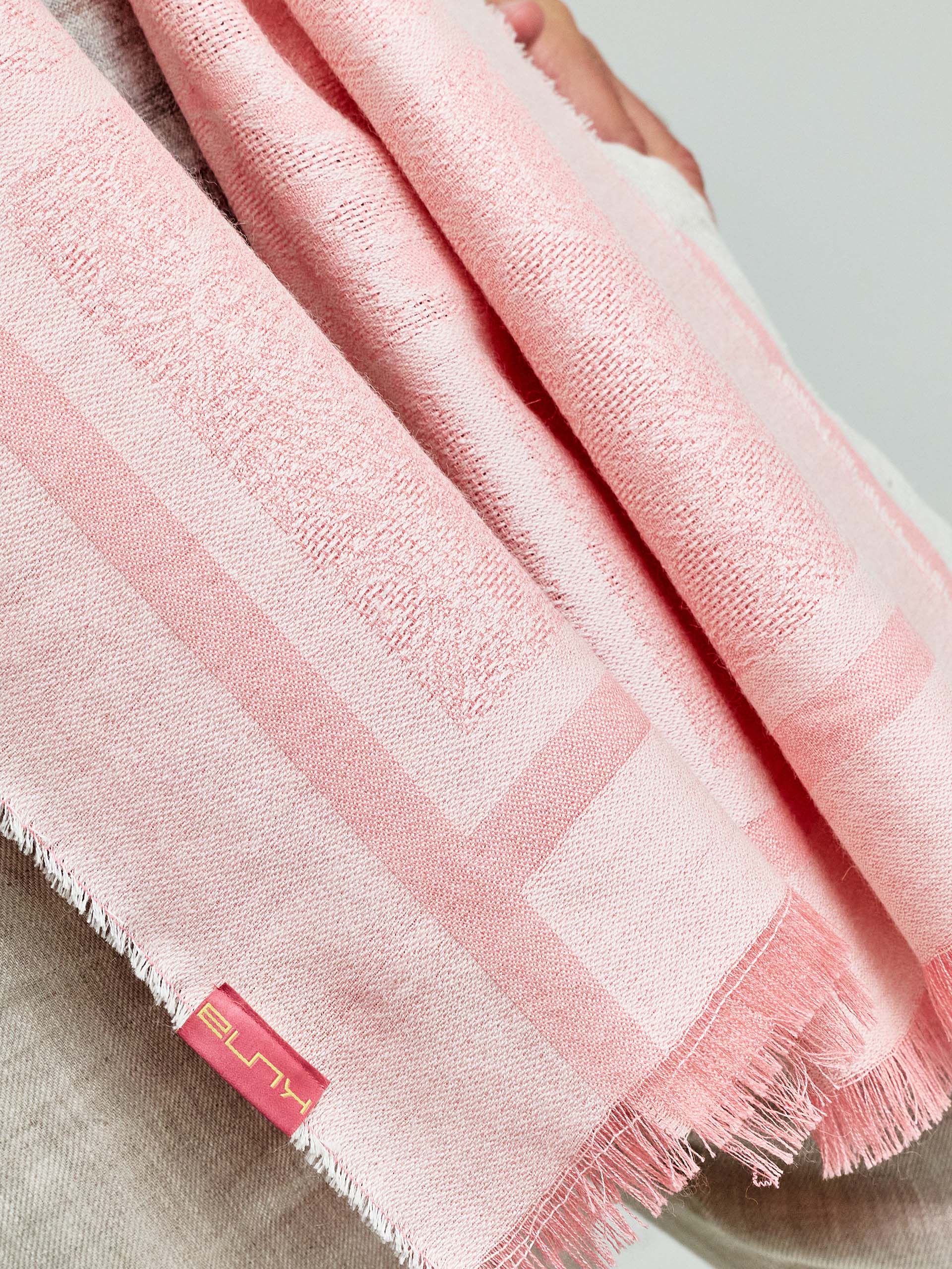 Estola Water De Baby Alpaca & Seda Color Rosado - Image 5