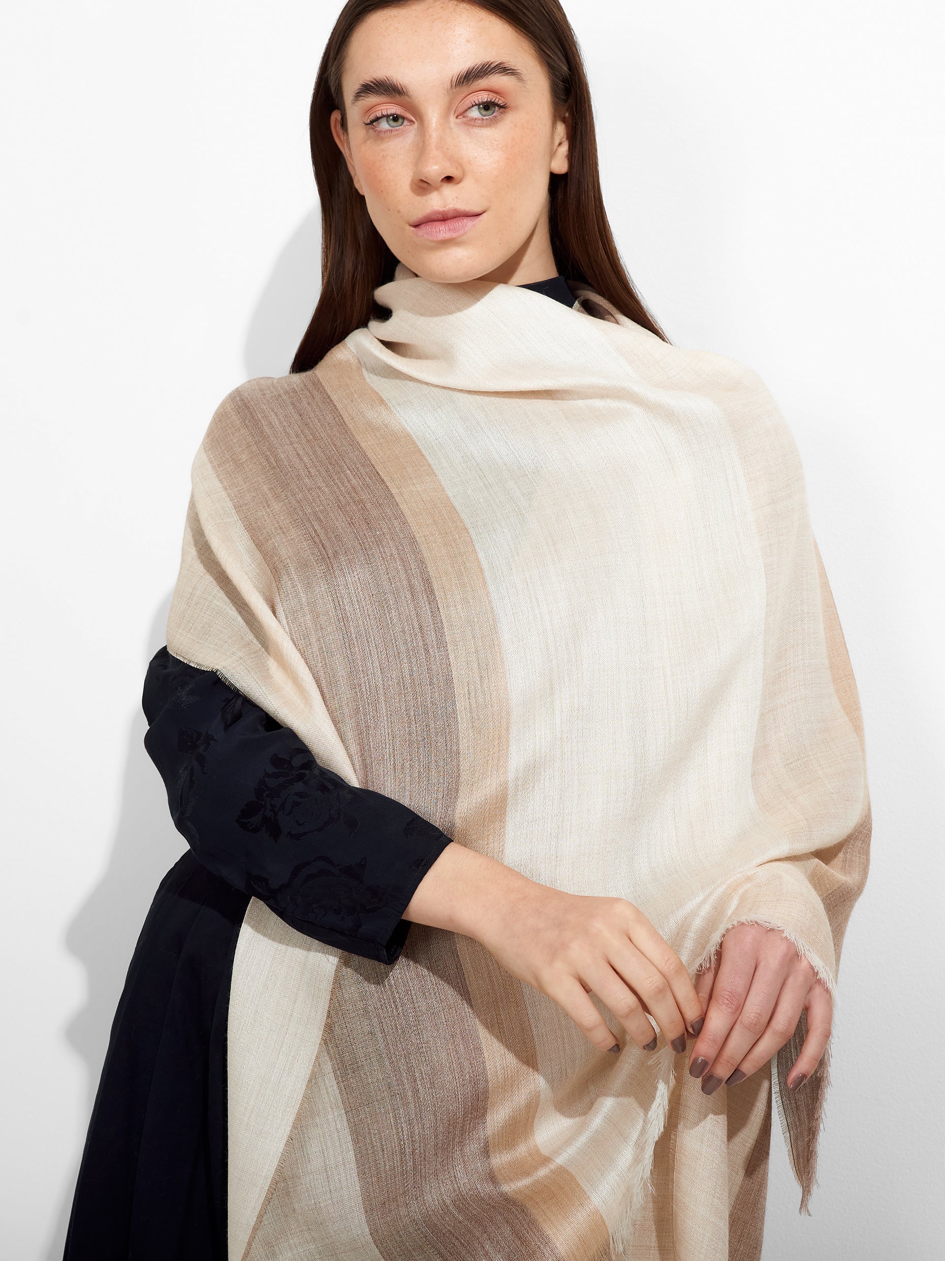 Estola Wicht De Baby Alpaca Color Beige - Image 3
