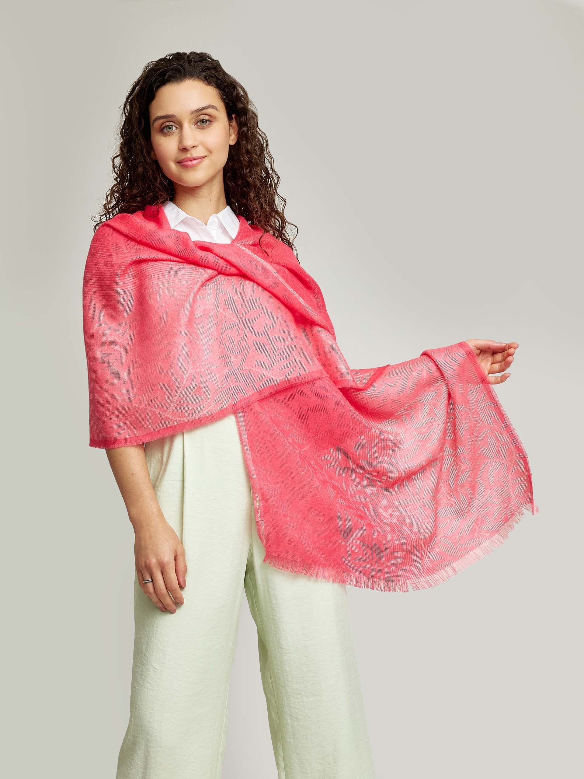 Estola Winslow De Baby Alpaca & Seda Color Fucsia