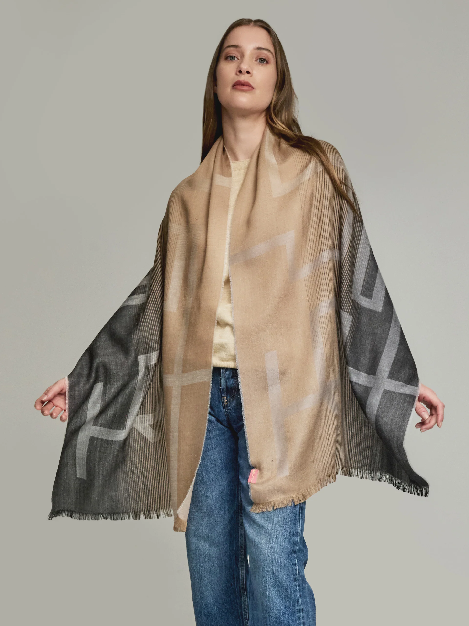 Estola Yrati De Baby Alpaca Color Gris