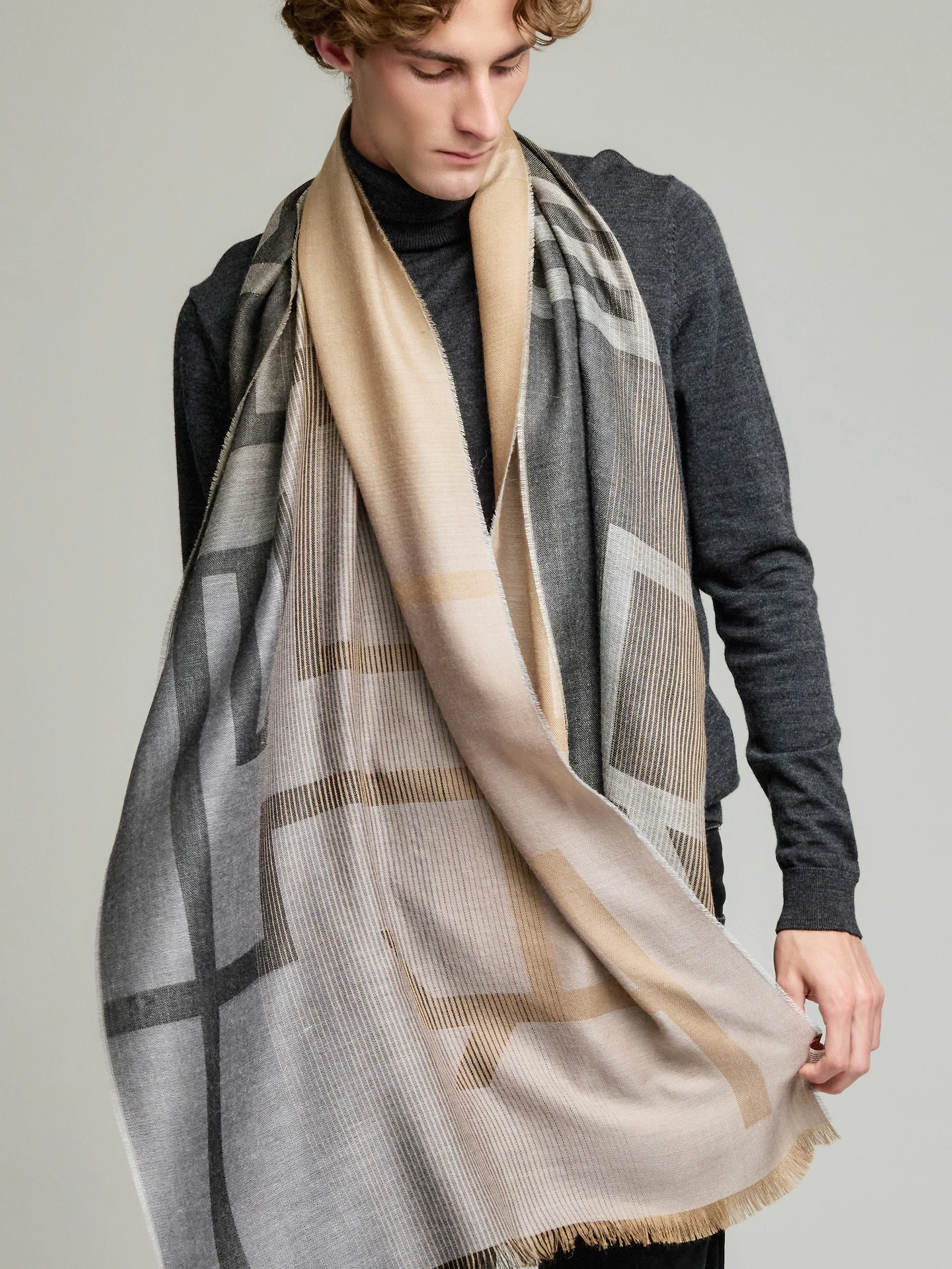 Estola Yrati De Baby Alpaca Color Gris - Image 5