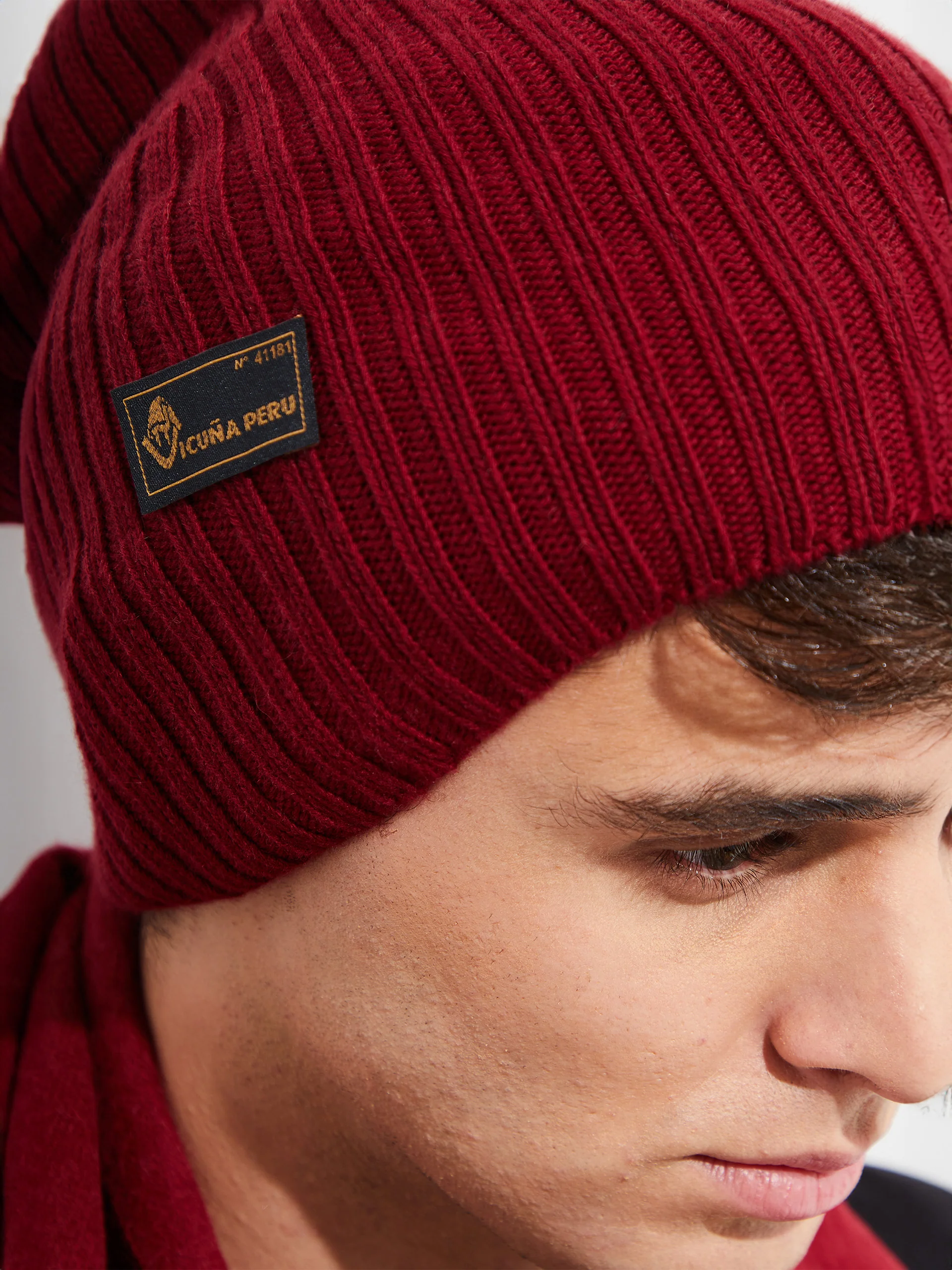 Gorro Benji De Vicuña Color Rojo - Image 4