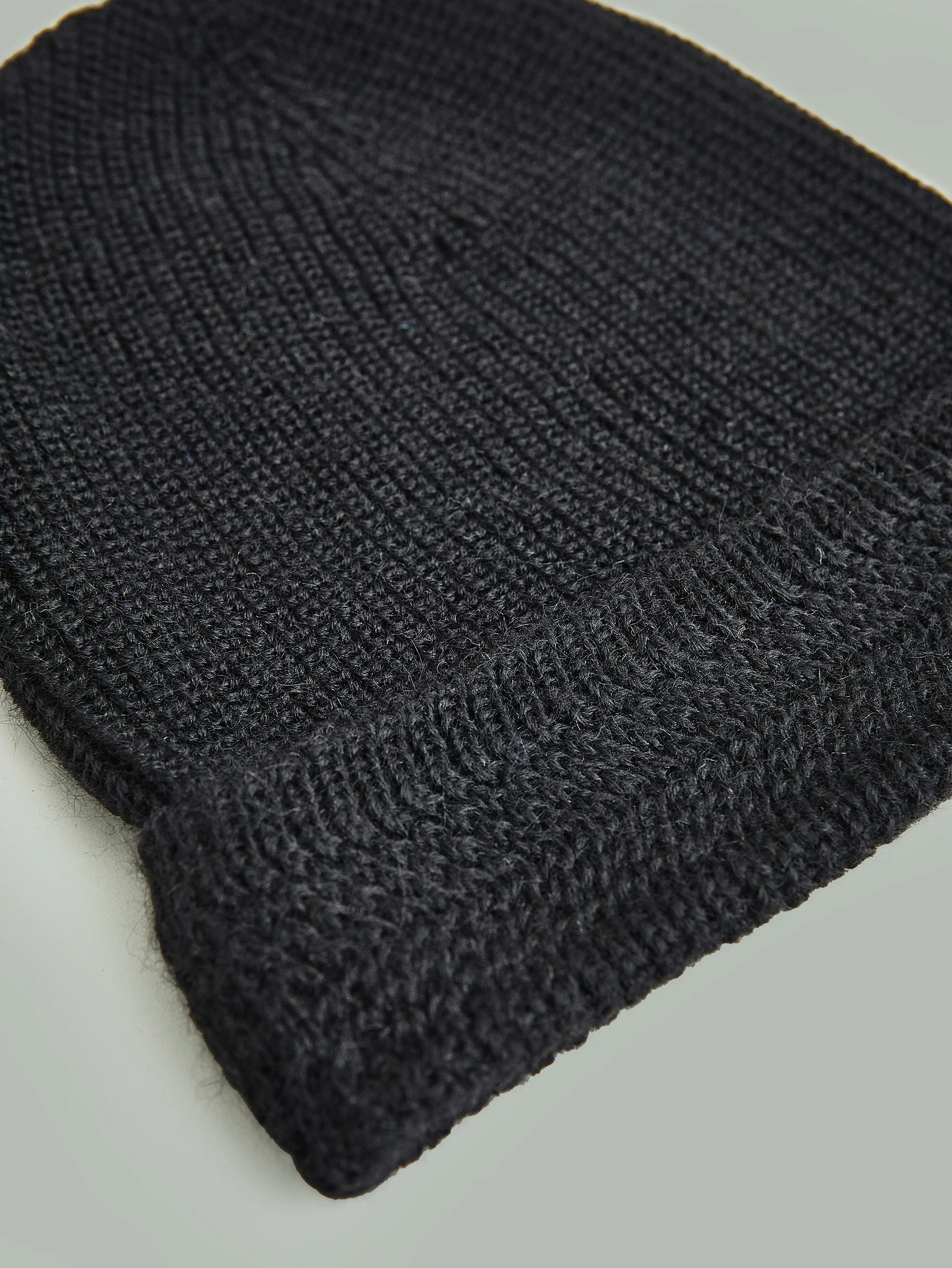 Gorro Bertie De Baby Alpaca Color Negro - Image 6