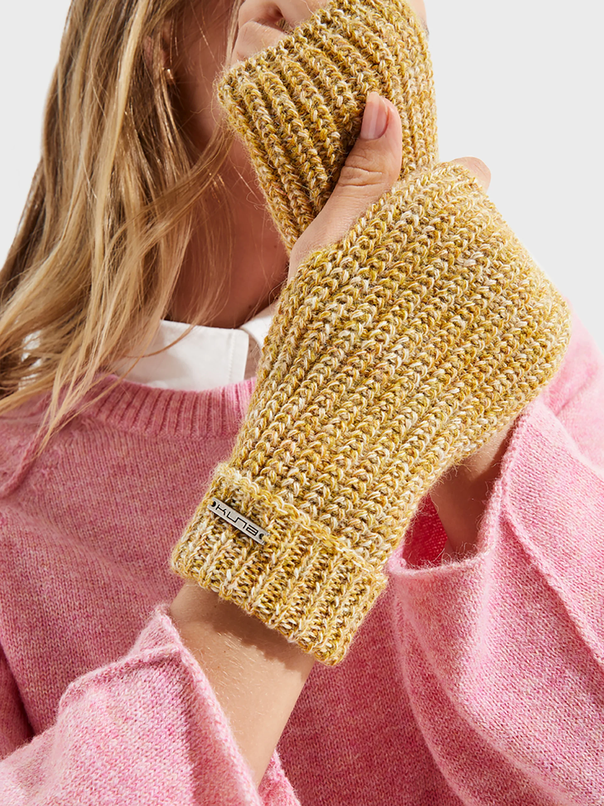 Guantes Ubicate Gloves De Baby Alpaca Color Amarillo - Image 3
