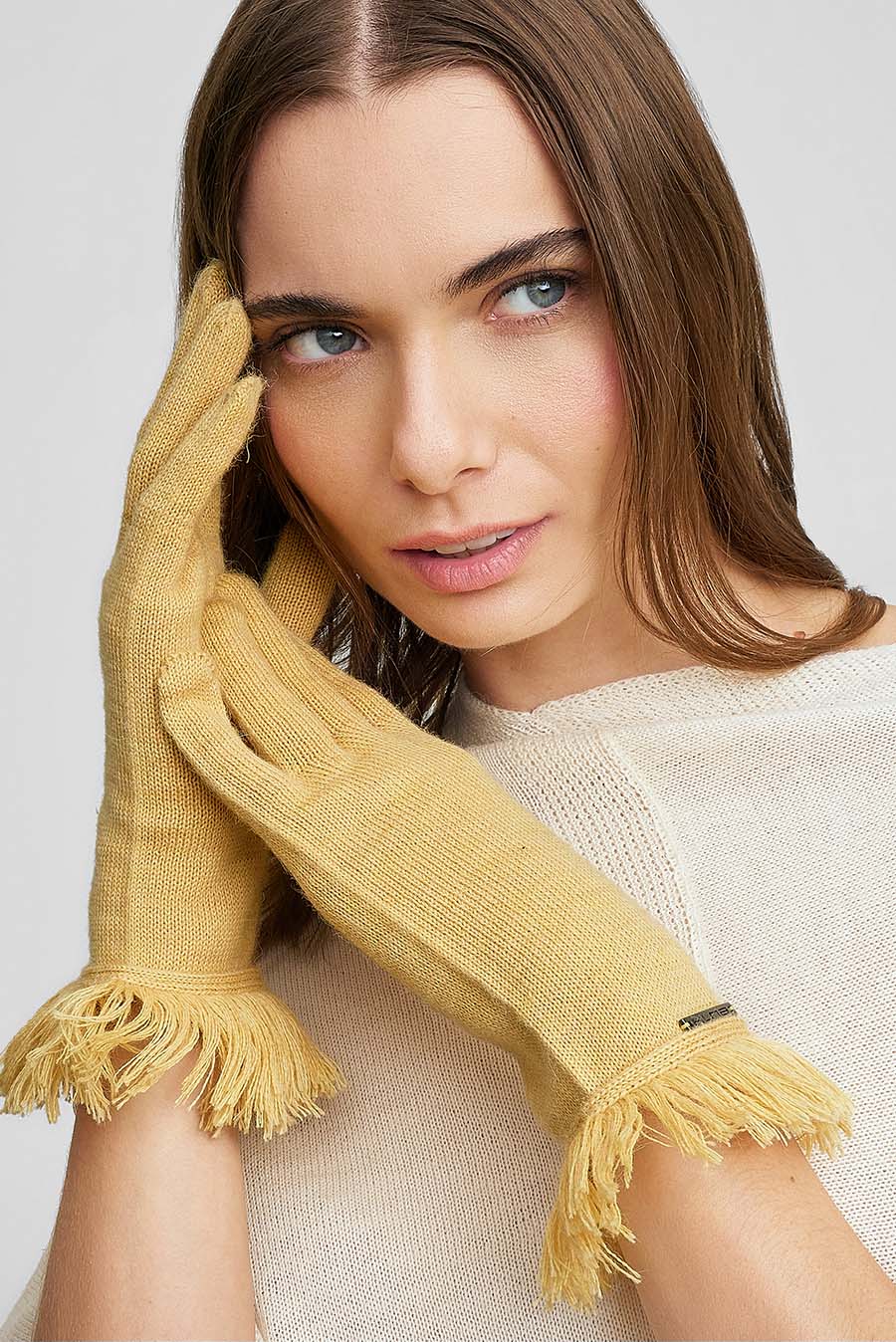 Guantes Wolyn De Baby Alpaca Color Amarelo - Image 3