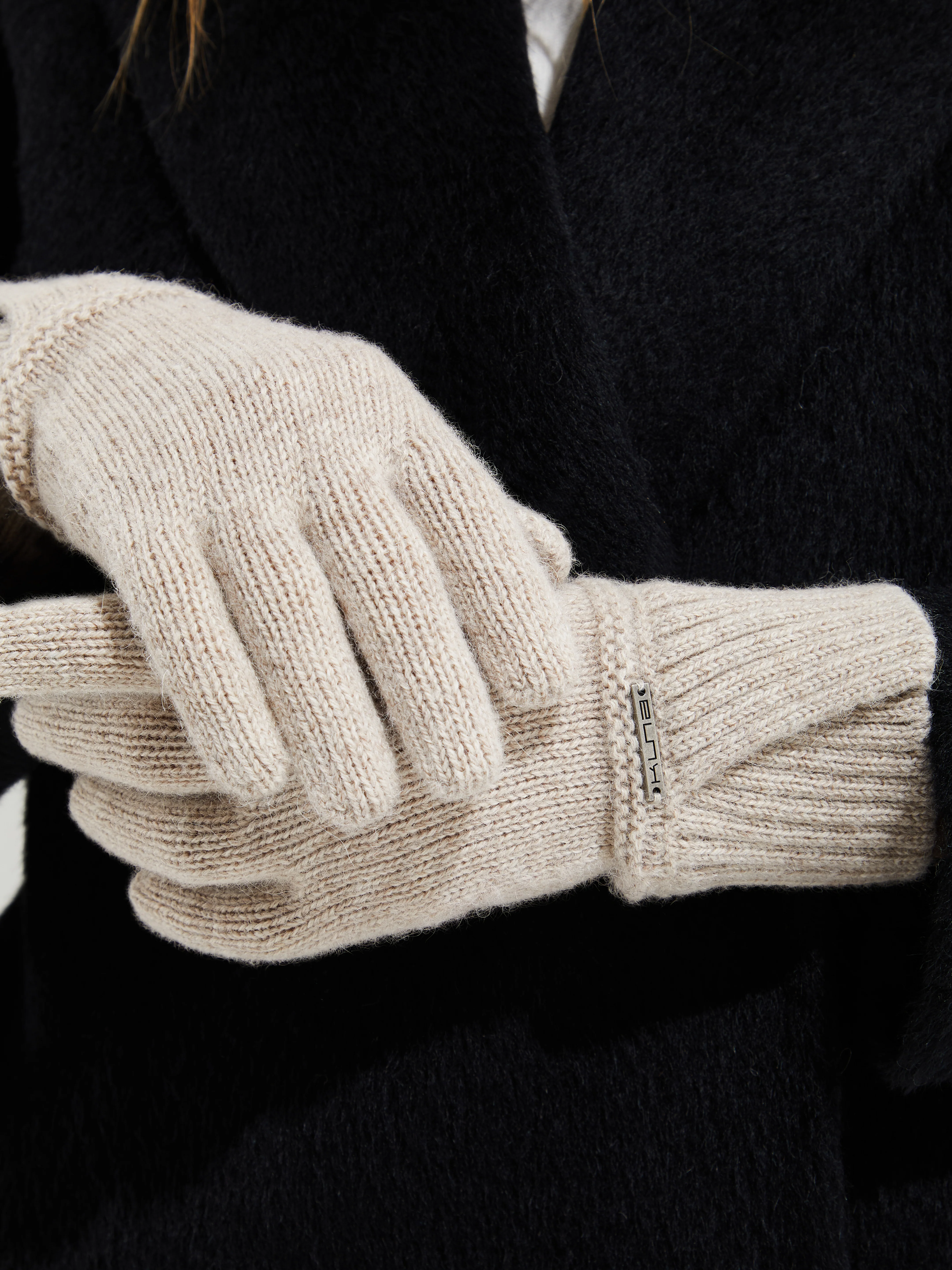 Guantes Yrma De Baby Alpaca Color Beige - Image 3