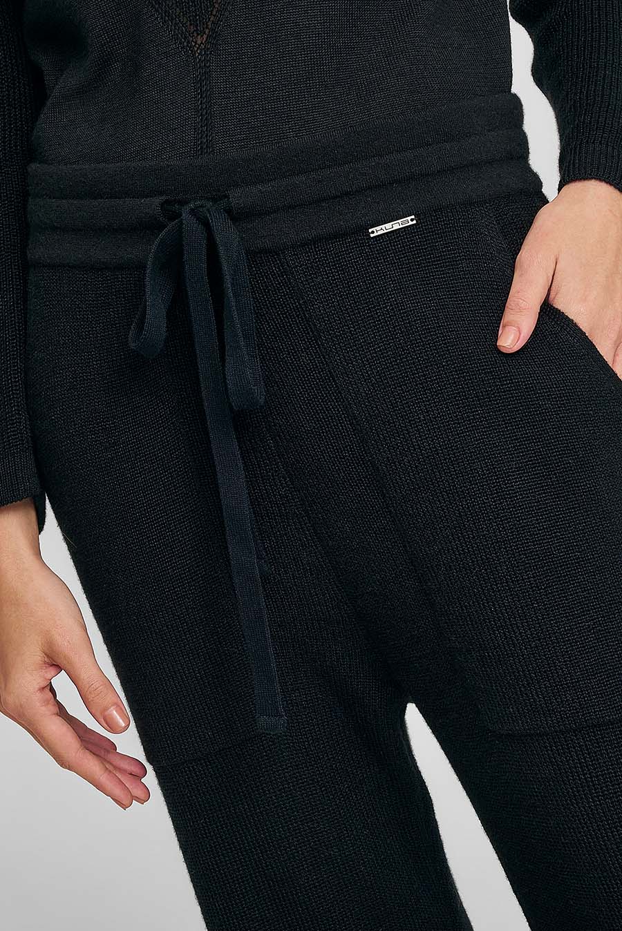 Pantalón Wayout De Baby Alpaca Color Negro - Image 5