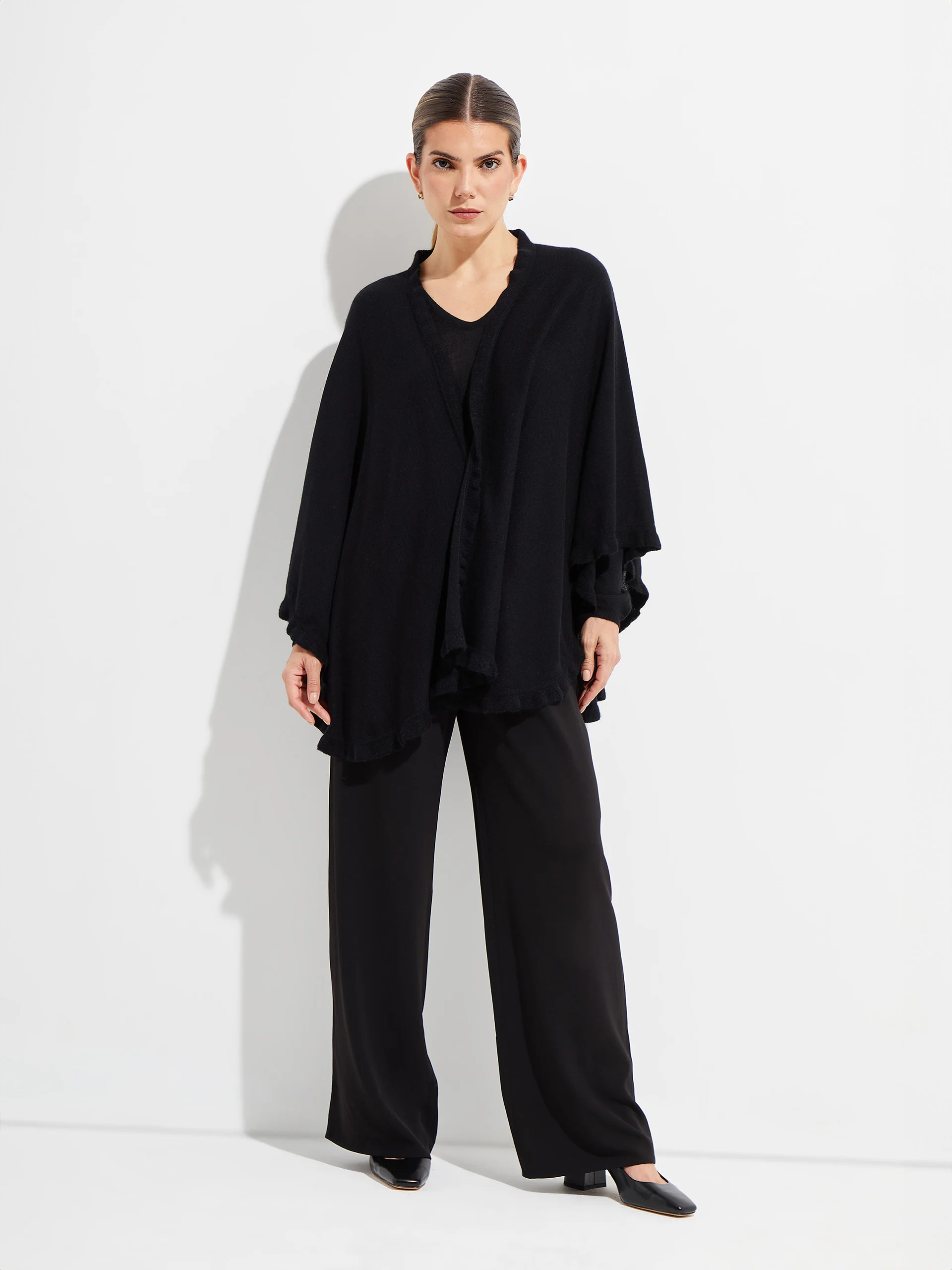 Poncho Bromelia De Alpaca Color Negro - Image 4