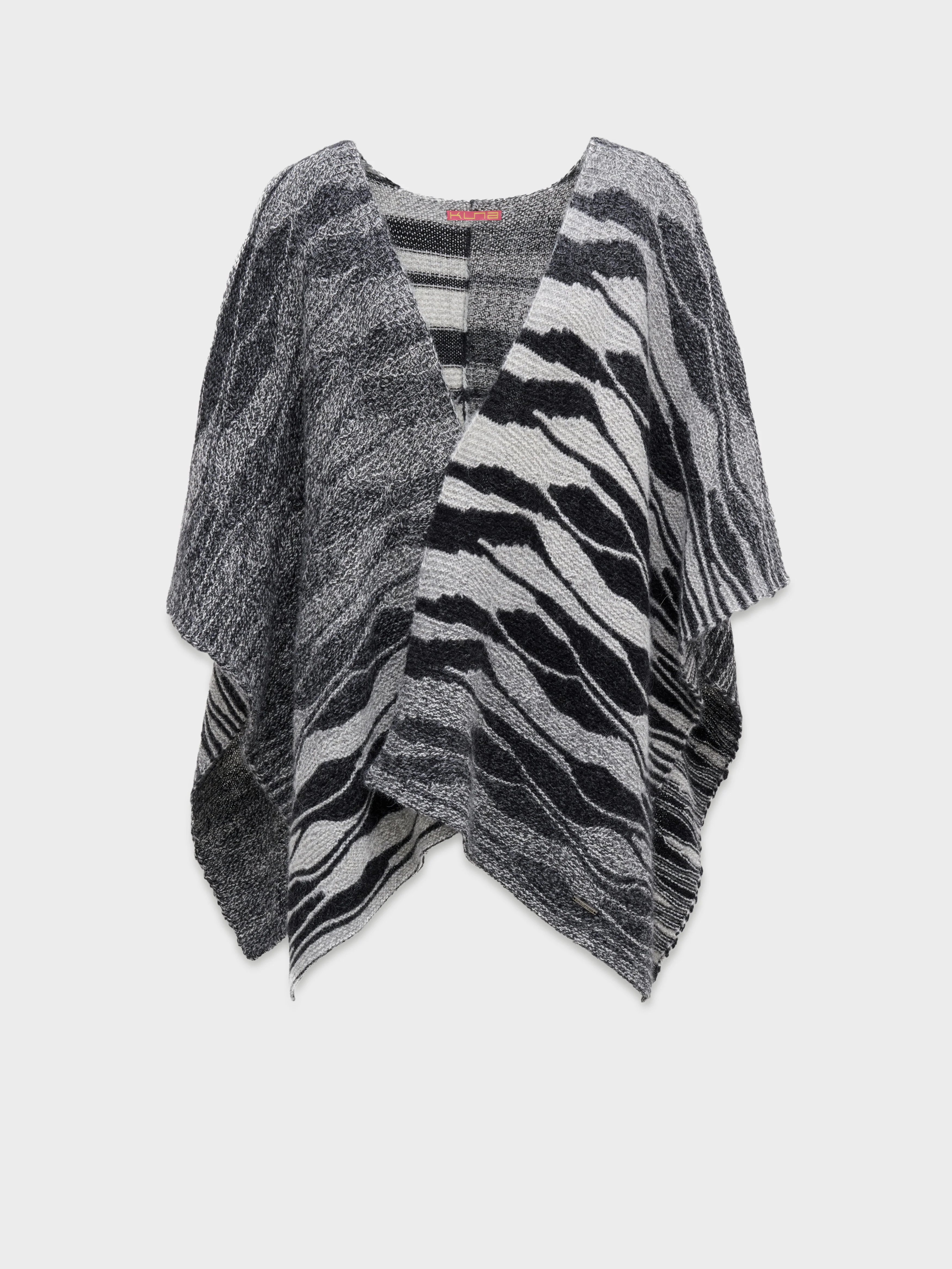 Poncho Clarissa De Baby Alpaca Color Negro