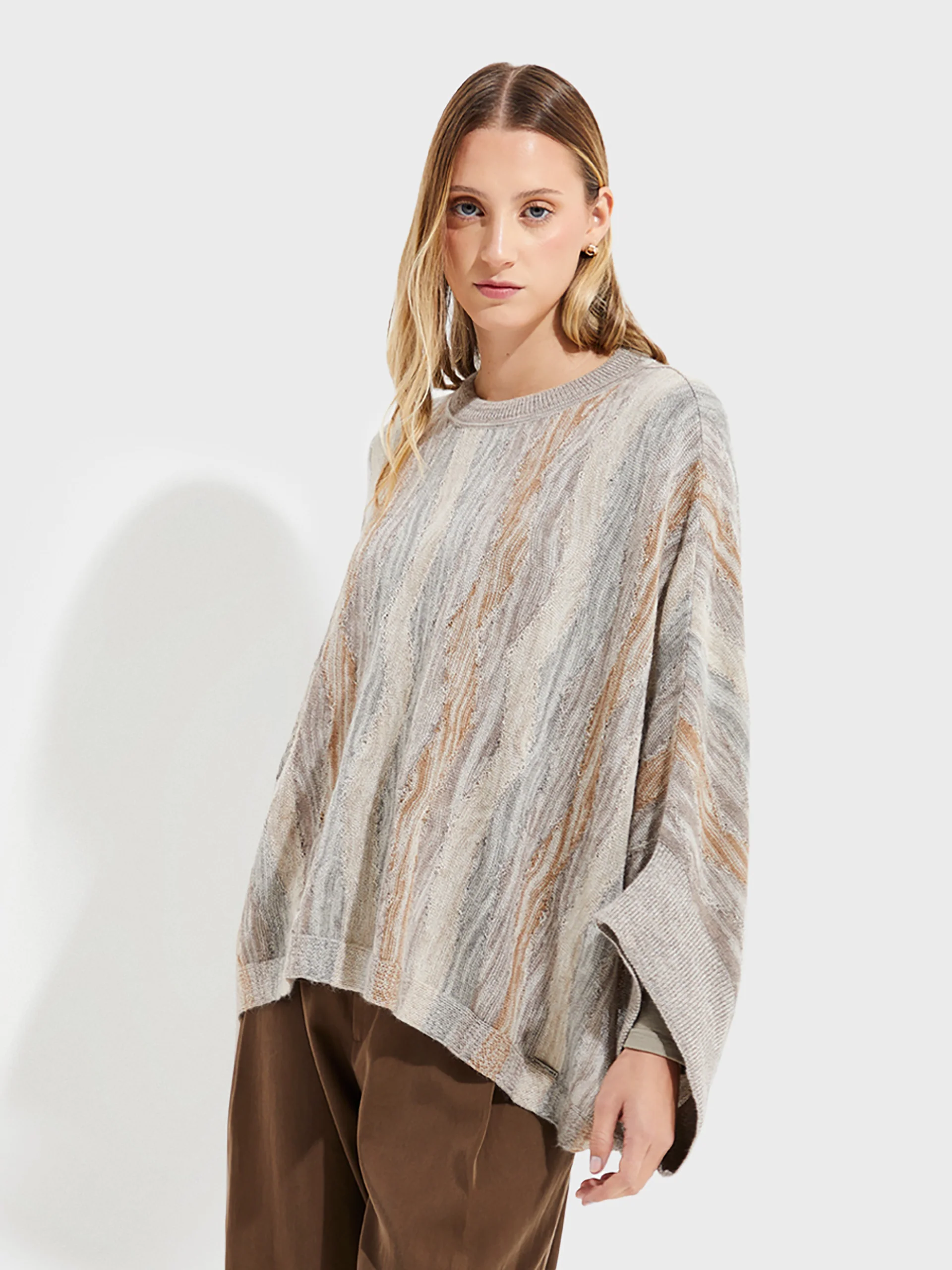 Poncho Yola De Baby Alpaca Color Beige - Image 2