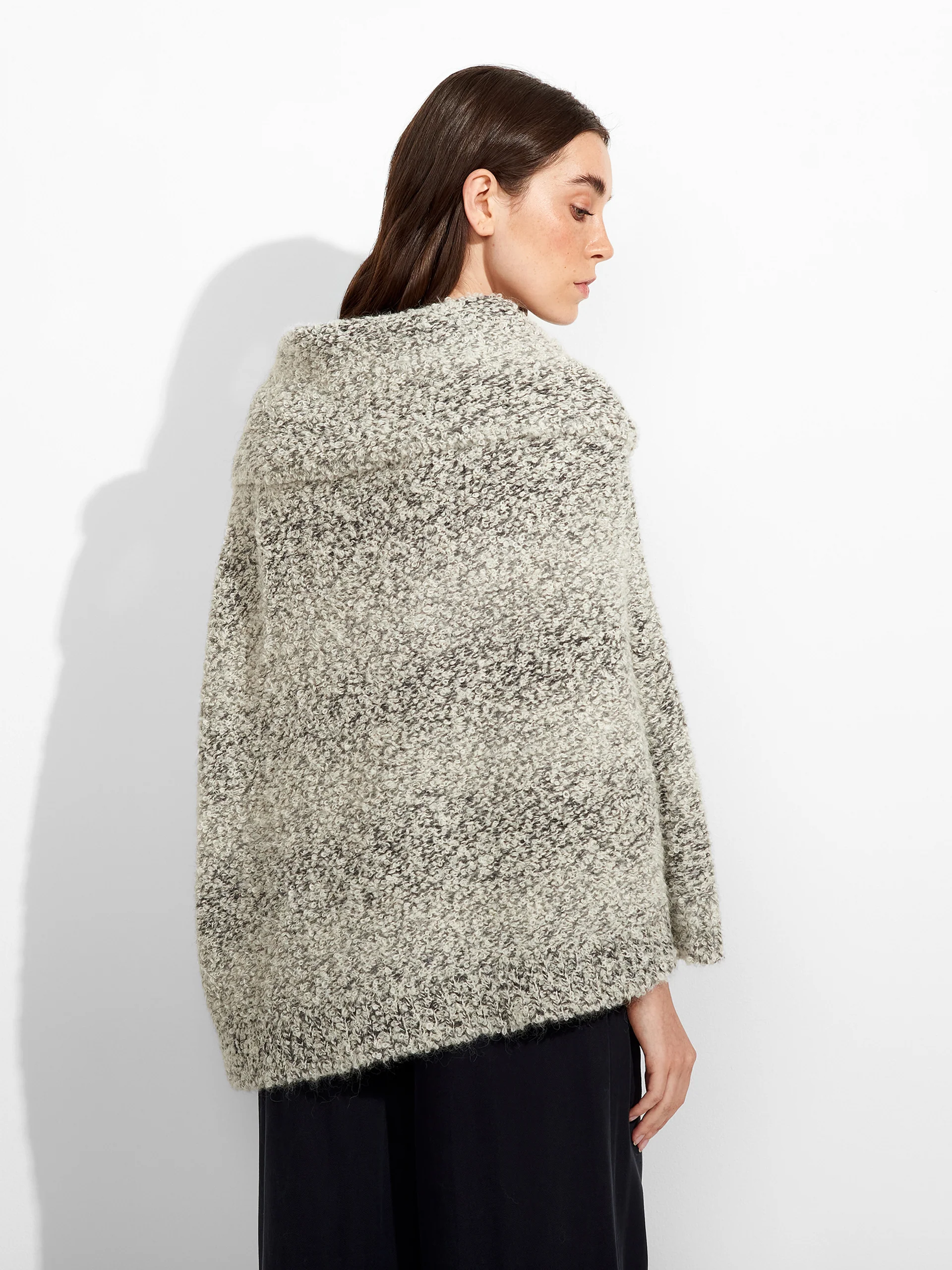 Poncho Zaira De Suri Alpaca Color Gris - Image 3