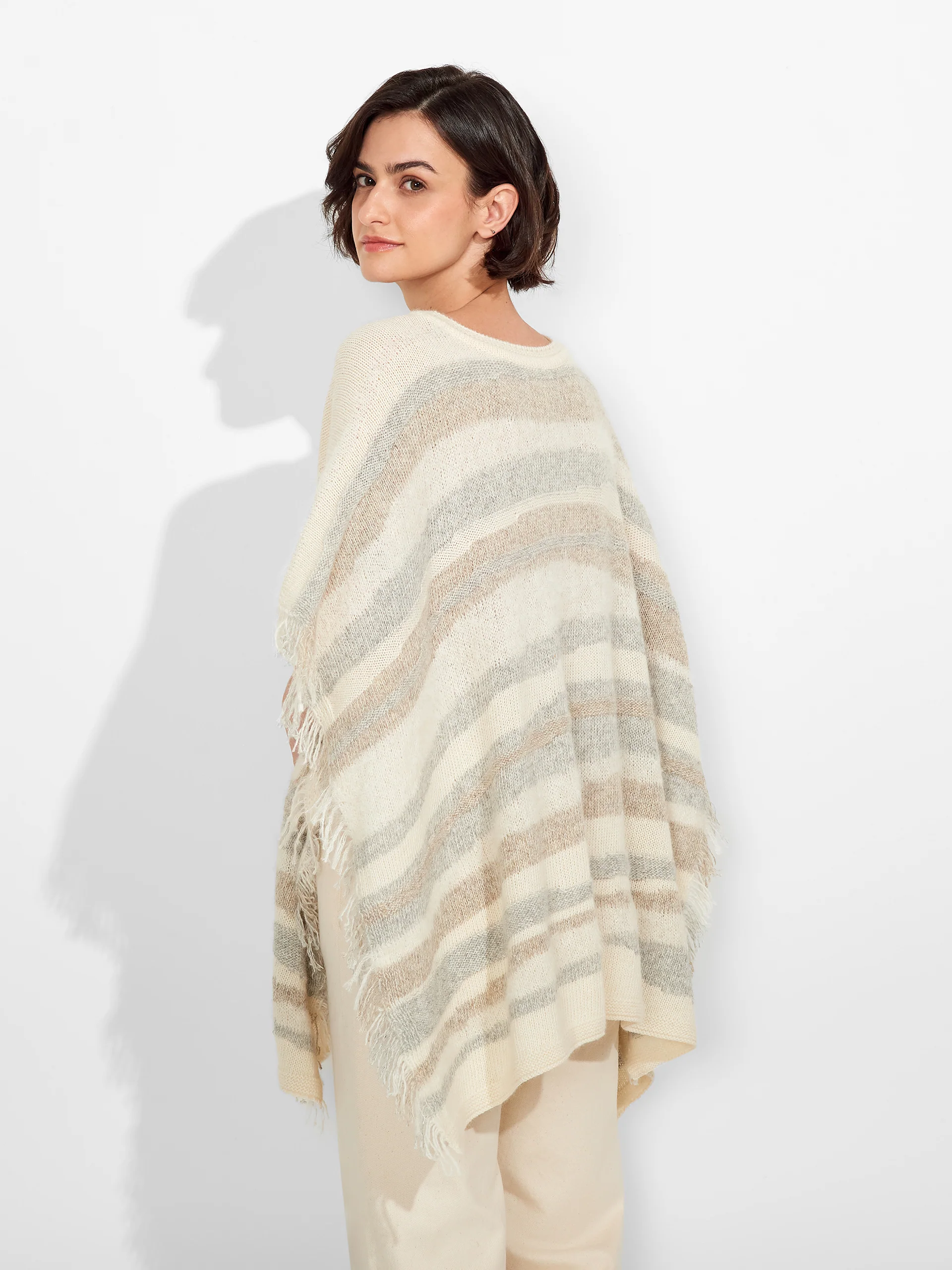Poncho Zegovia De Baby Alpaca Color Ecru - Image 3