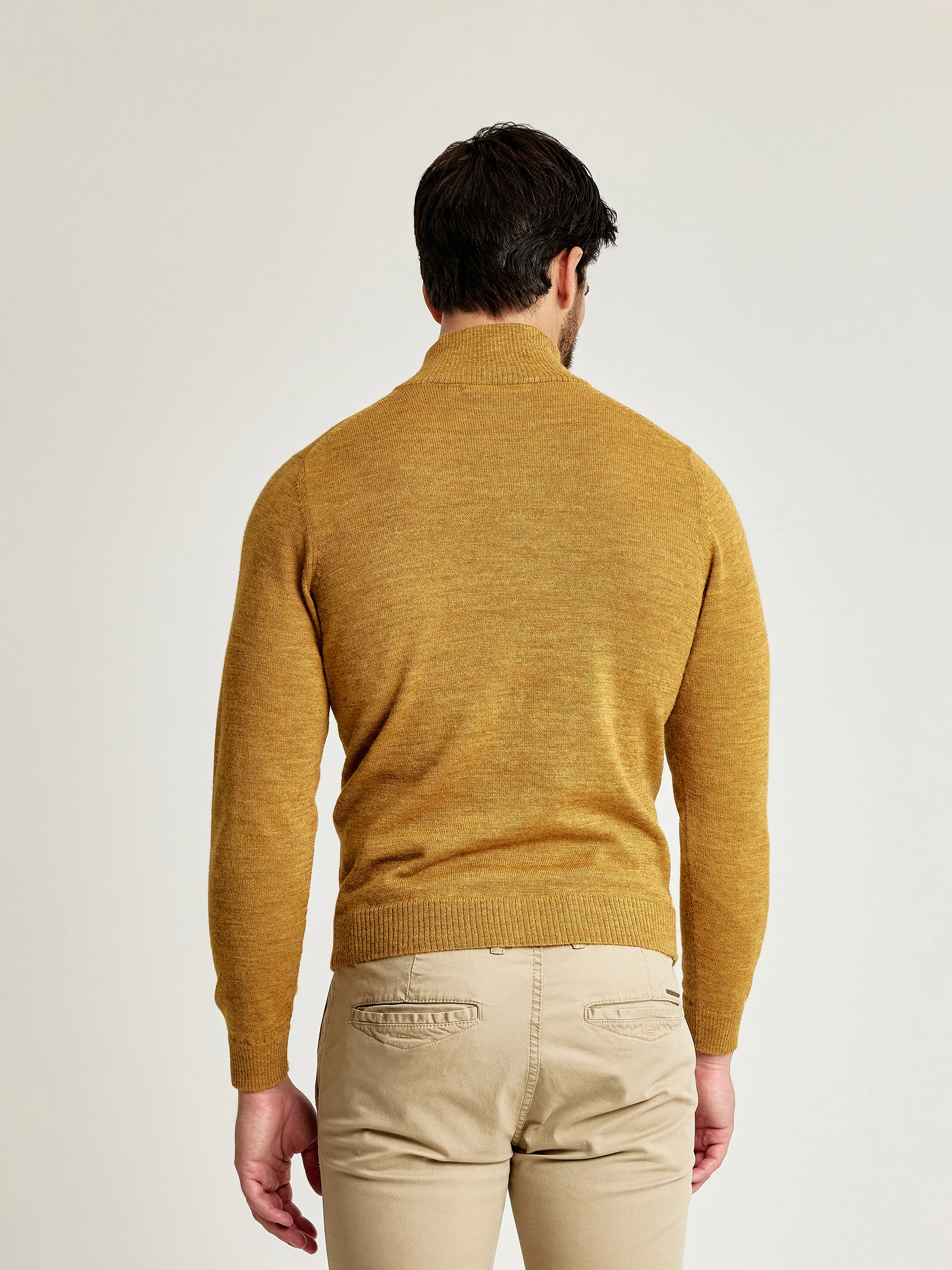Suéter Albert De Baby Alpaca Color Amarillo - Image 3