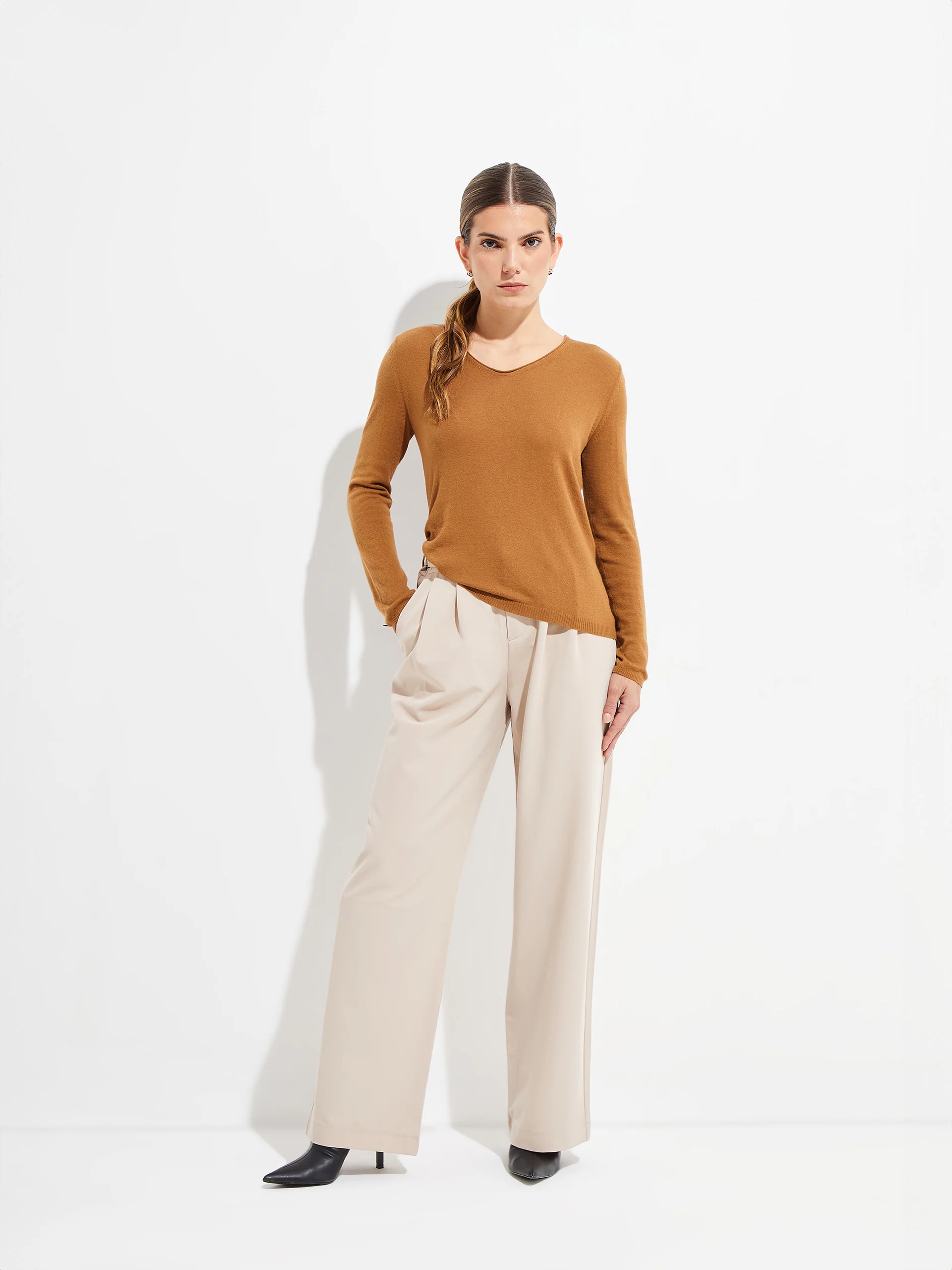 Suéter Belen De Vicuña Color Camel - Image 4